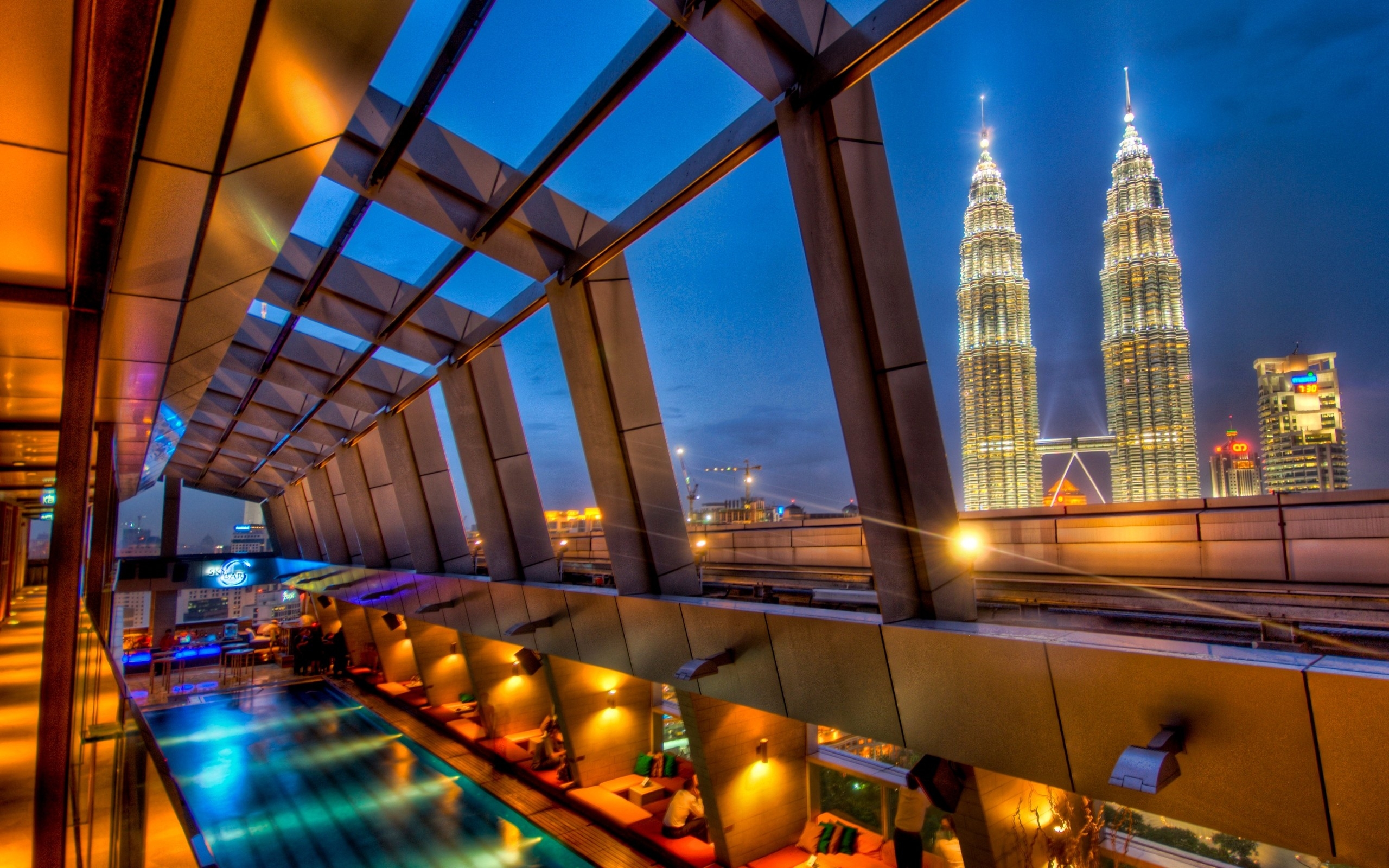 Bright Evening Kuala Lumpur Architecture Hd Desktop - Petronas Towers , HD Wallpaper & Backgrounds