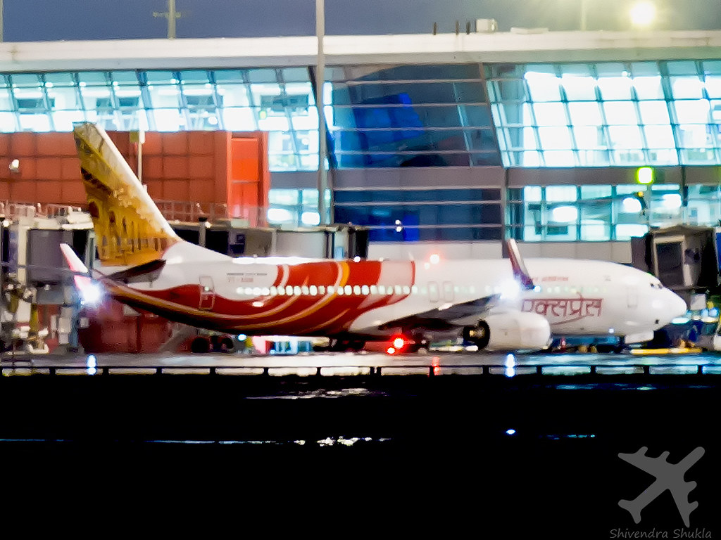 Vt Axm, Air India Express, Boeing 737 8hg, - Jet Bridge , HD Wallpaper & Backgrounds