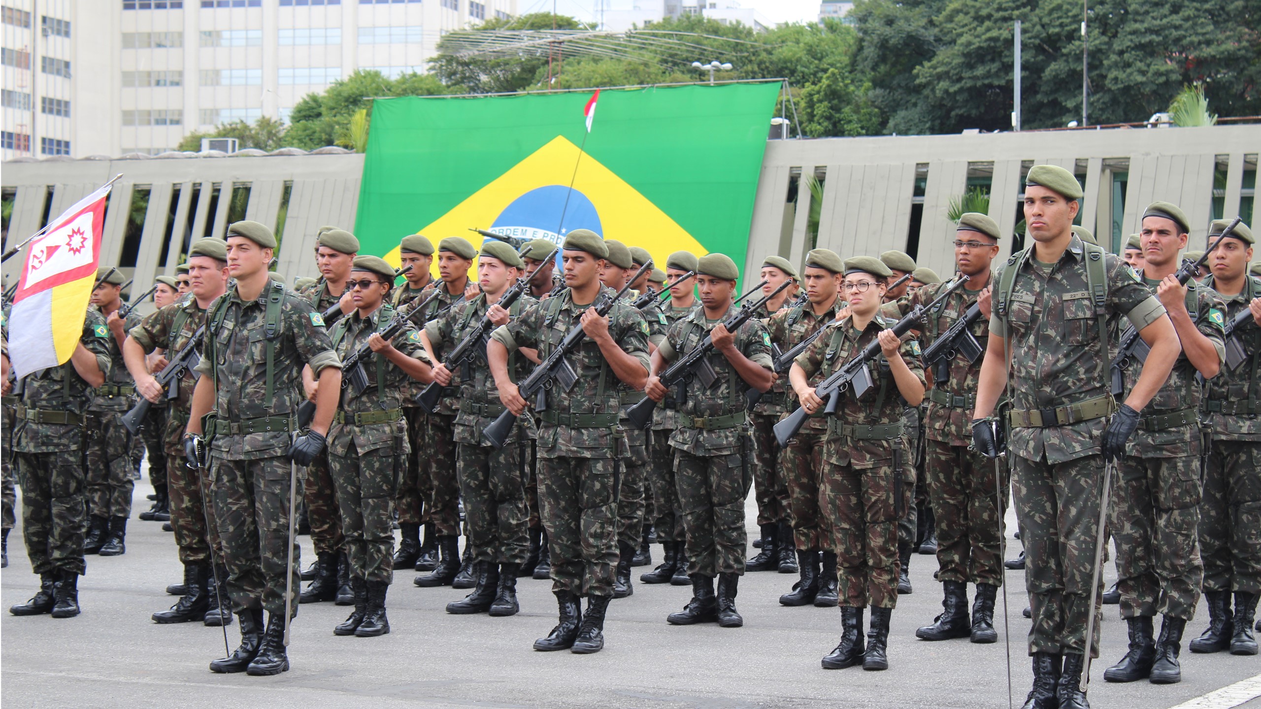 Tropa Em Forma Para Comemoração Do Aniversário Do Exército - Exercito Brasileiro Em Forma , HD Wallpaper & Backgrounds