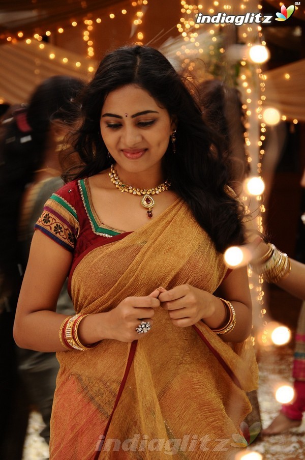2 / 33 Megha - Tamil Actress Srushti Dange , HD Wallpaper & Backgrounds