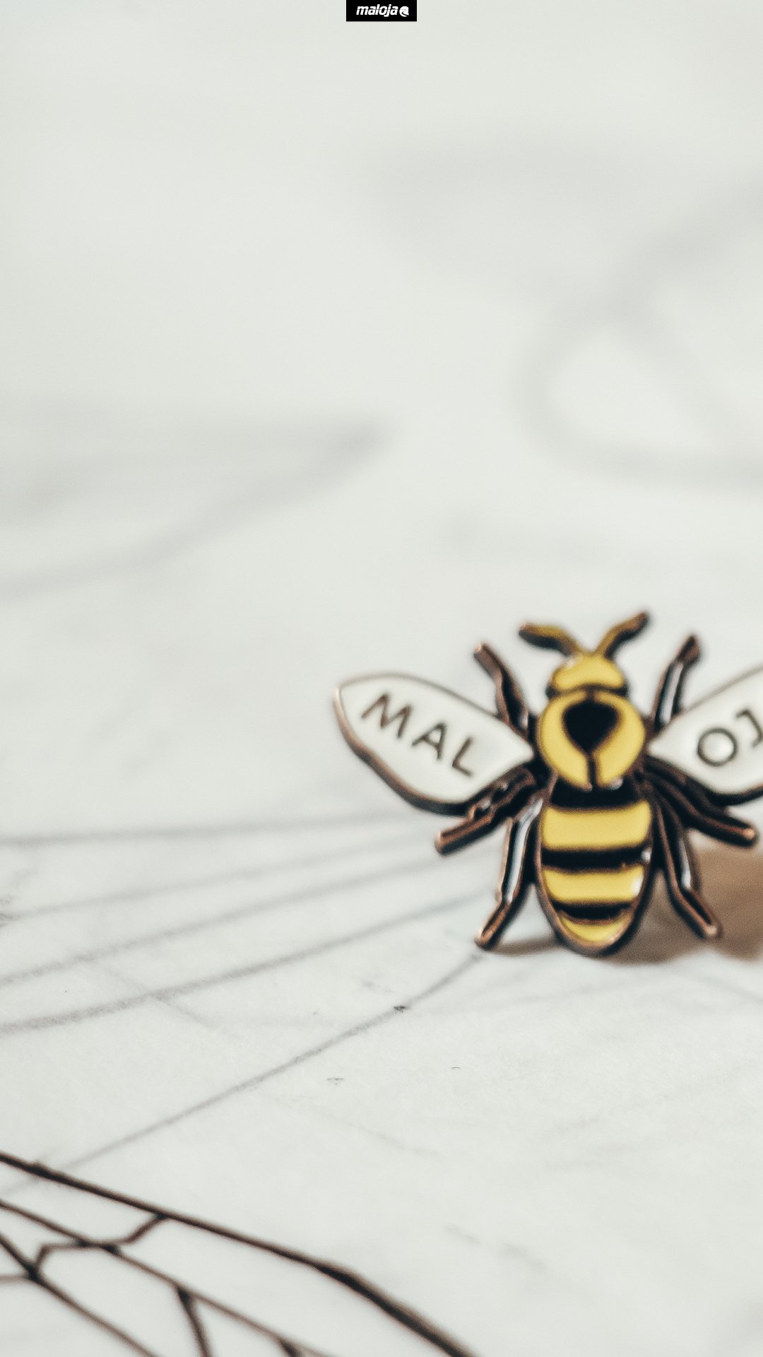 Iphone - Honeybee , HD Wallpaper & Backgrounds