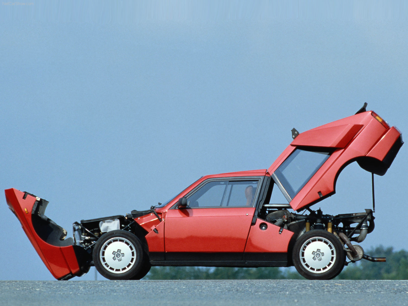 10 Mobil Dengan Kemampuan Drifting Terbaik Di Dunia - 1985 Lancia Delta S4 Stradale , HD Wallpaper & Backgrounds