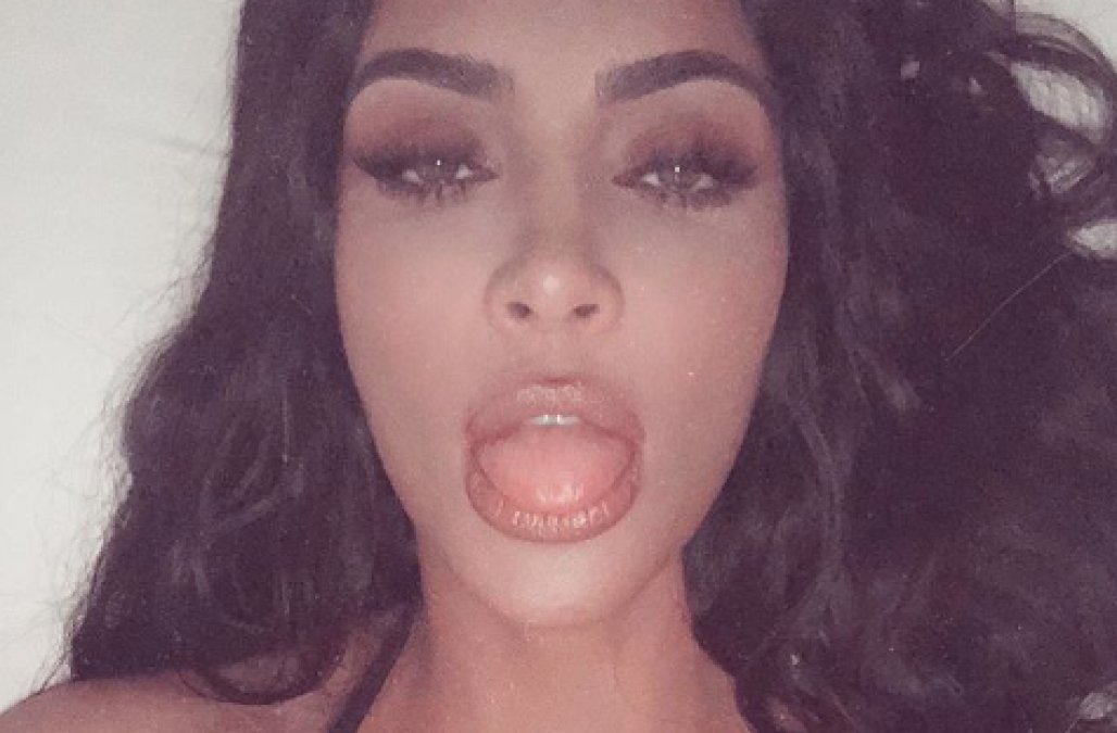 Kim Kardashian Slammed For 'ridiculous' Bikini Instagram - Kim Kardashian Chanel Bikini , HD Wallpaper & Backgrounds