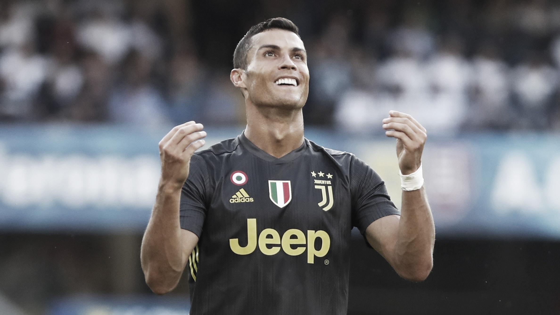 Cristiano Ronaldo Wallpaper View 16 High Resolution - Cristiano Ronaldo Juventus Black Jersey , HD Wallpaper & Backgrounds