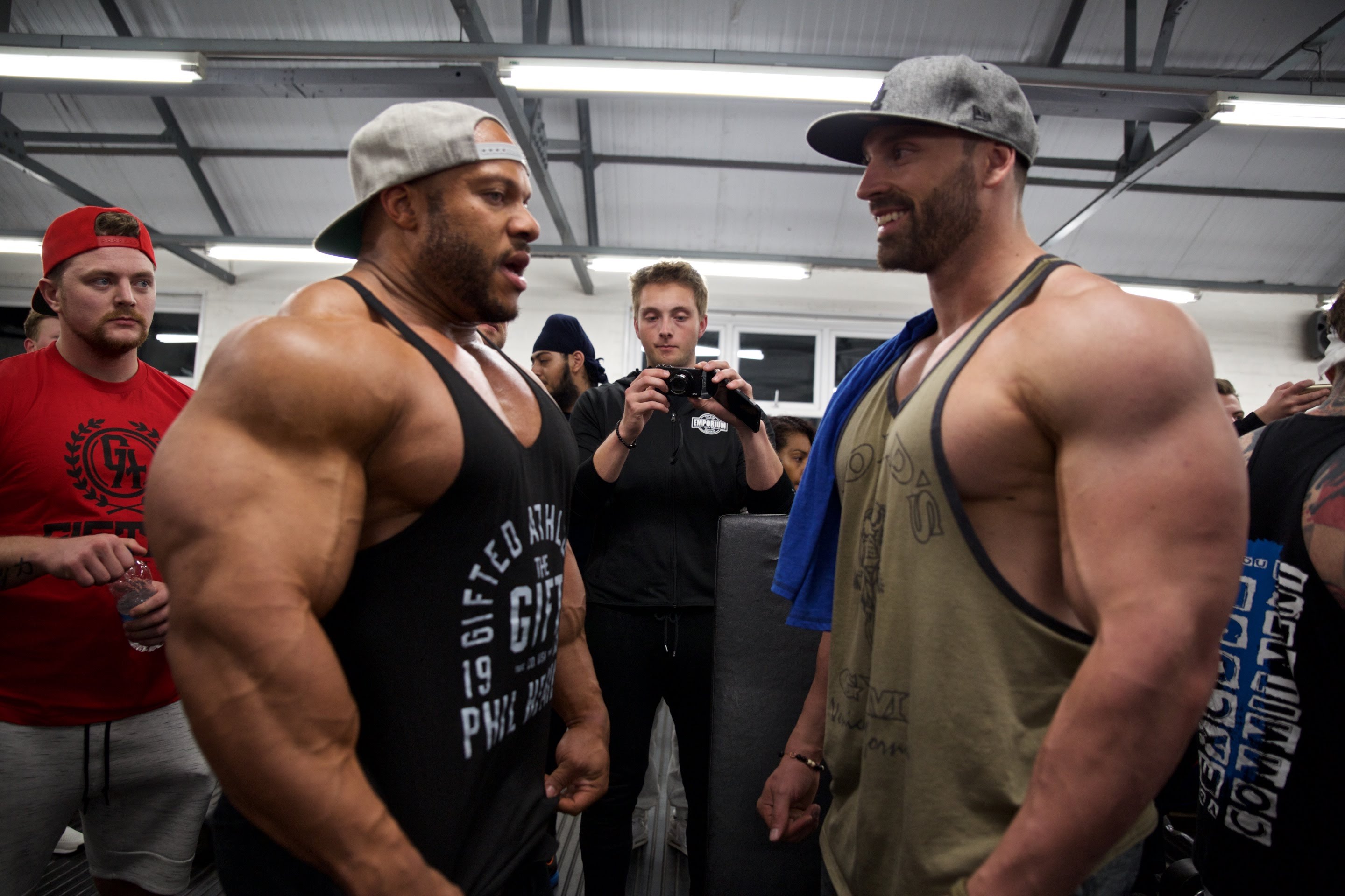 Phil Heath Bradley Martyn - Calum Von Moger Vs Bradley Martin , HD Wallpaper & Backgrounds