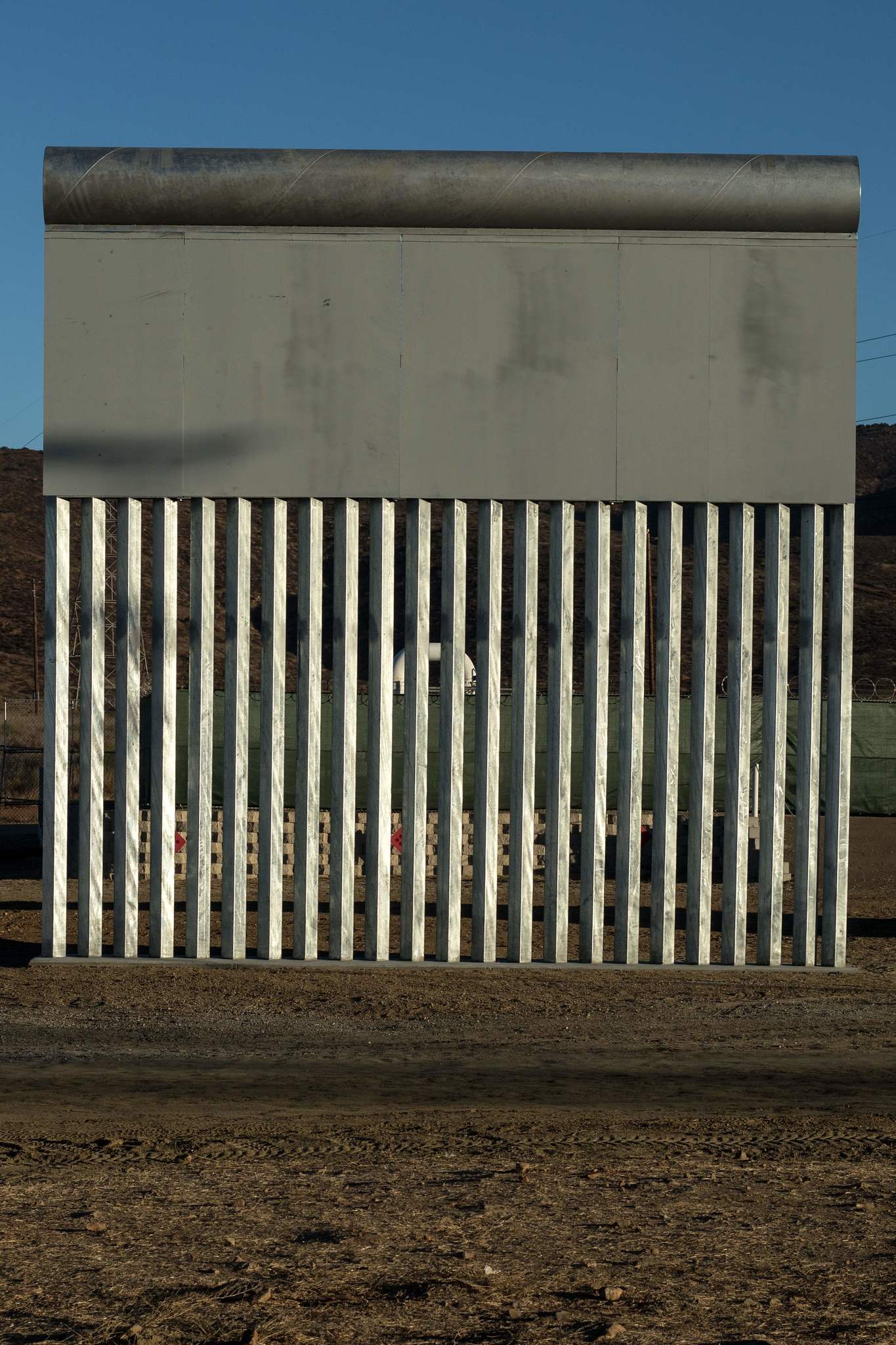 Mexico Us Border Wall - Steel Slat Wall Border , HD Wallpaper & Backgrounds