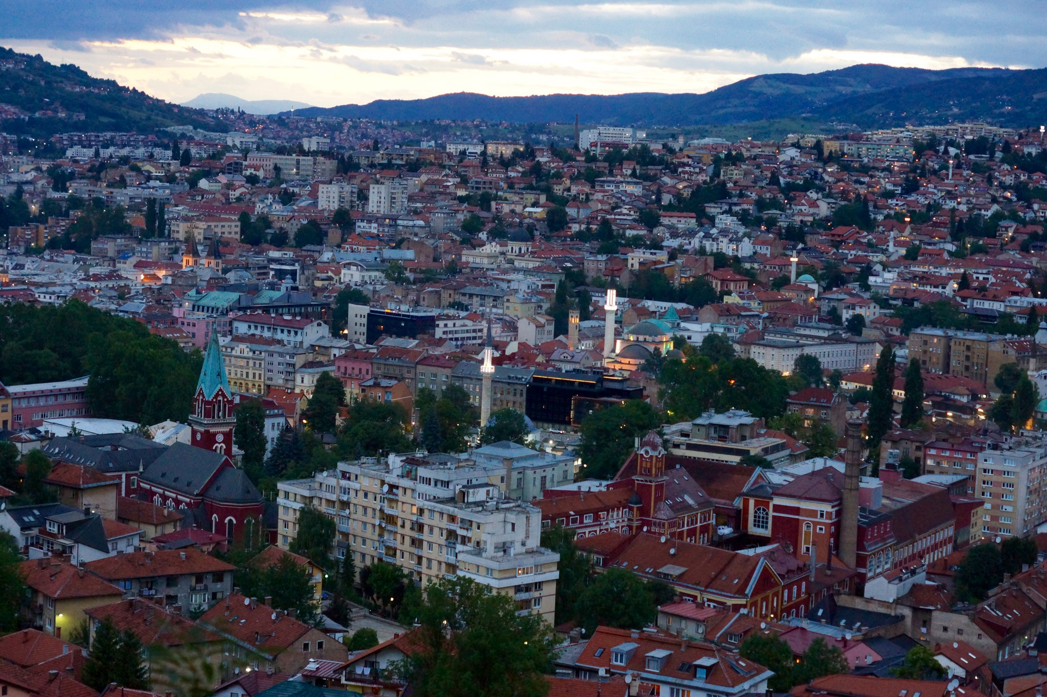 2048 X - Sarajevo Desktop Background , HD Wallpaper & Backgrounds