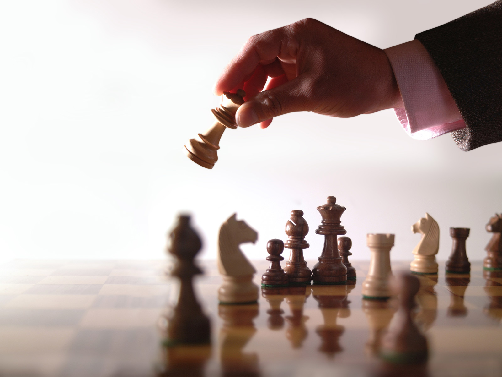 How Competitive Strategy Can Shape Corporate Sustainability - Chess Board With Hand , HD Wallpaper & Backgrounds