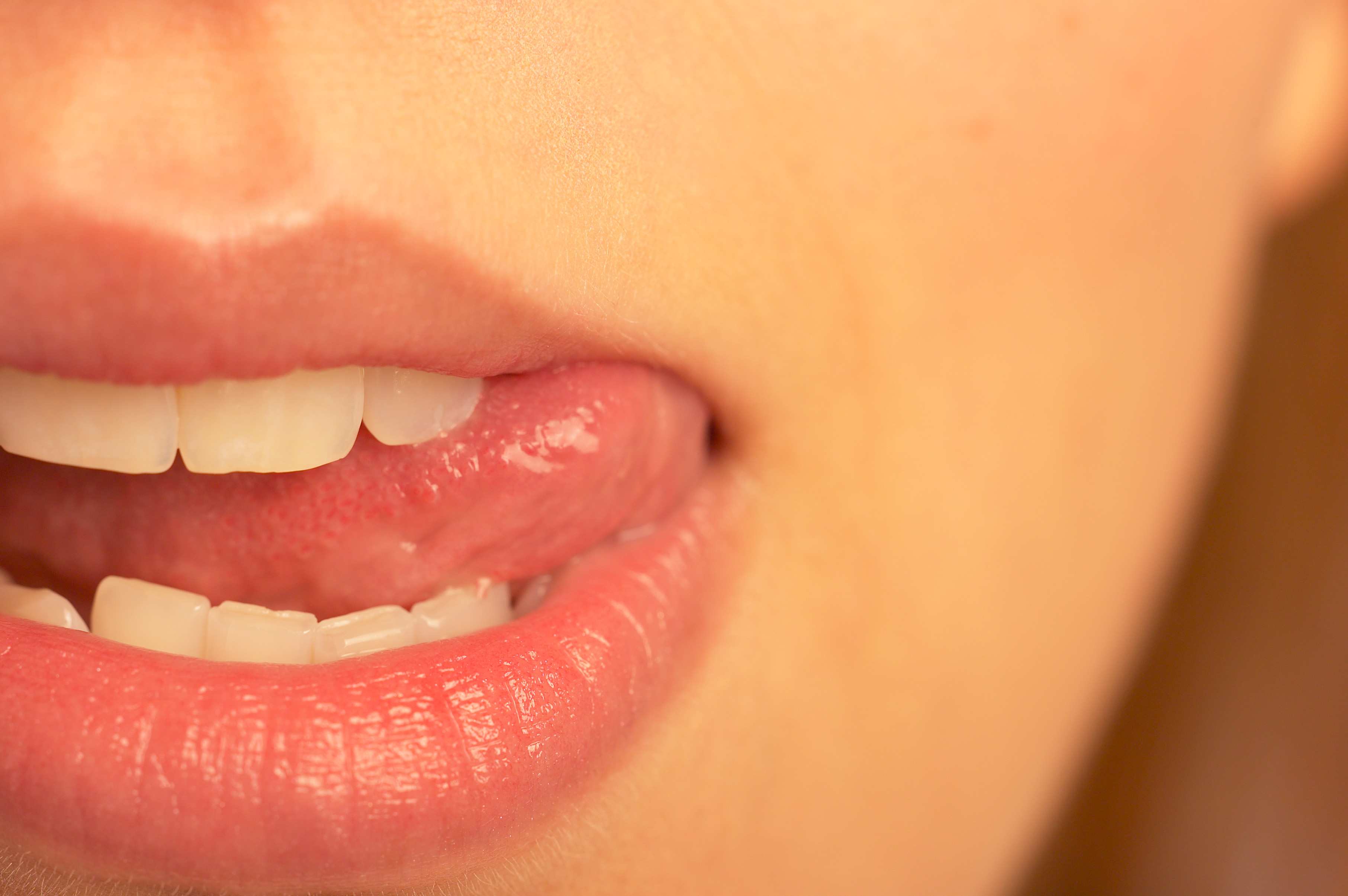 Wallpaper - Girl Tongue On Lips , HD Wallpaper & Backgrounds