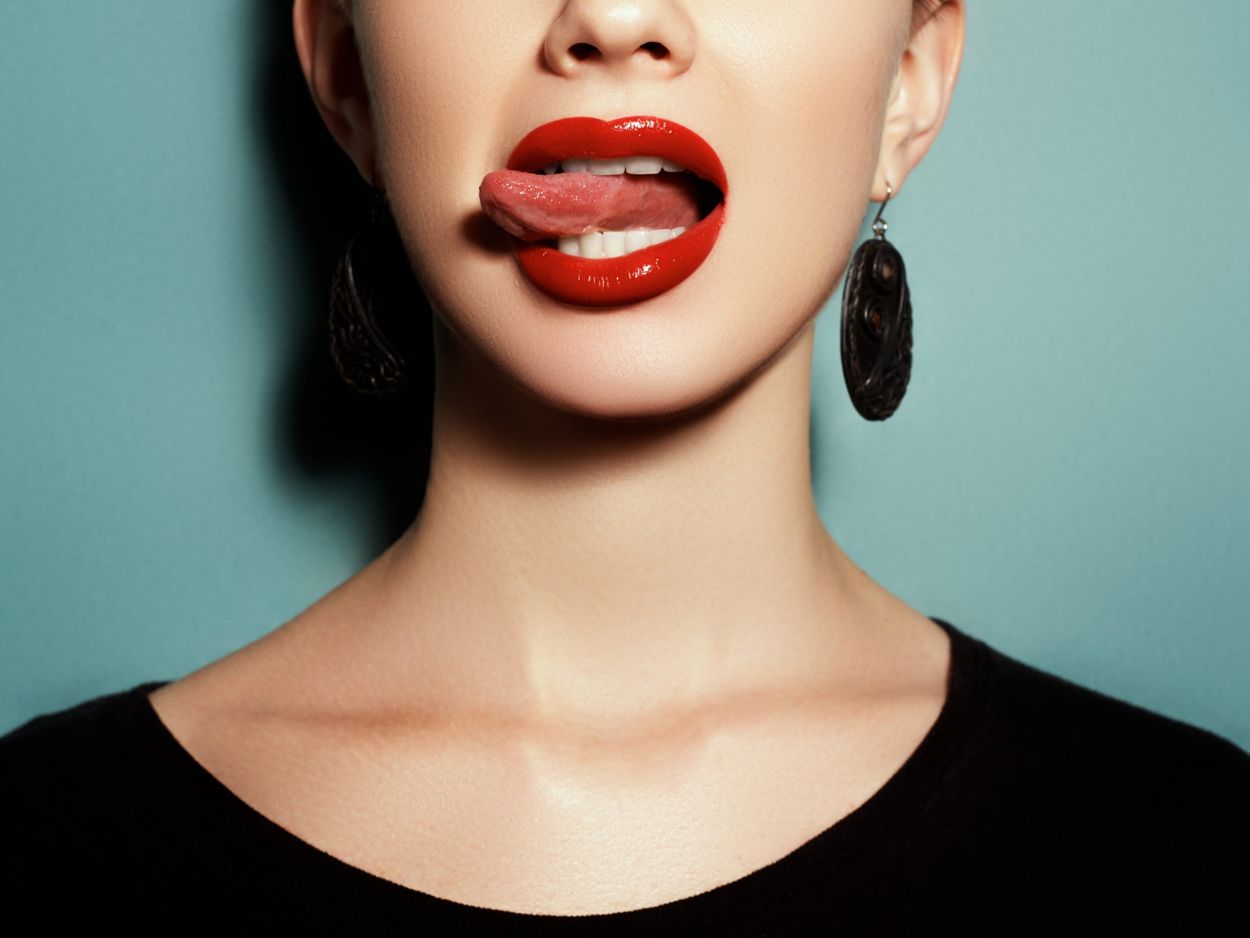 Tongue Out, Red Lipstick, Face, Women, Studio Shot, - Lips Tongue Out , HD Wallpaper & Backgrounds