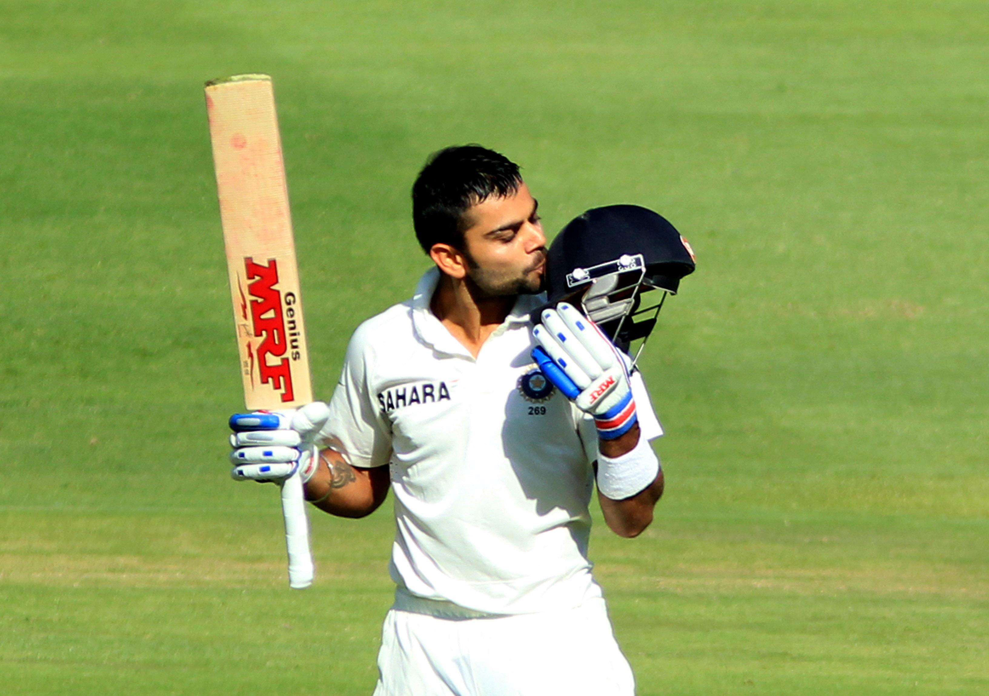 Virat Kohli Wallpapers Rcb Hd - Virat Kohli Test Match , HD Wallpaper & Backgrounds