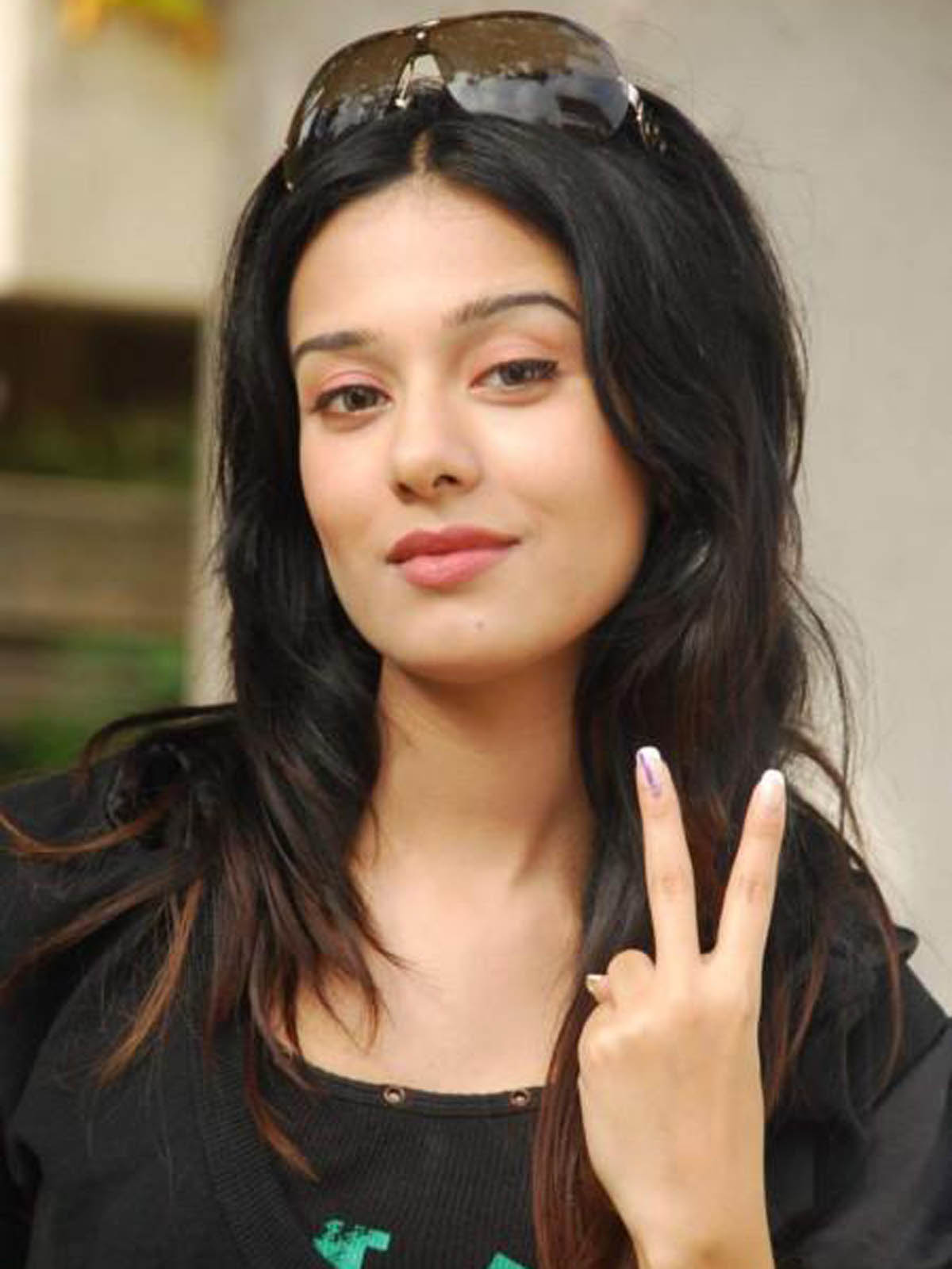 Amrita Rao Hd Wallpaper Uk - Best Pics Of Bollywood Actresses , HD Wallpaper & Backgrounds