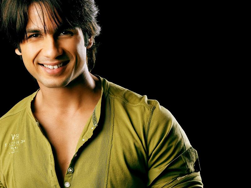 Download Shahid New 2013 Wide Screen Hd Wallpapers - Cute Shahid Kapoor Photos Download , HD Wallpaper & Backgrounds
