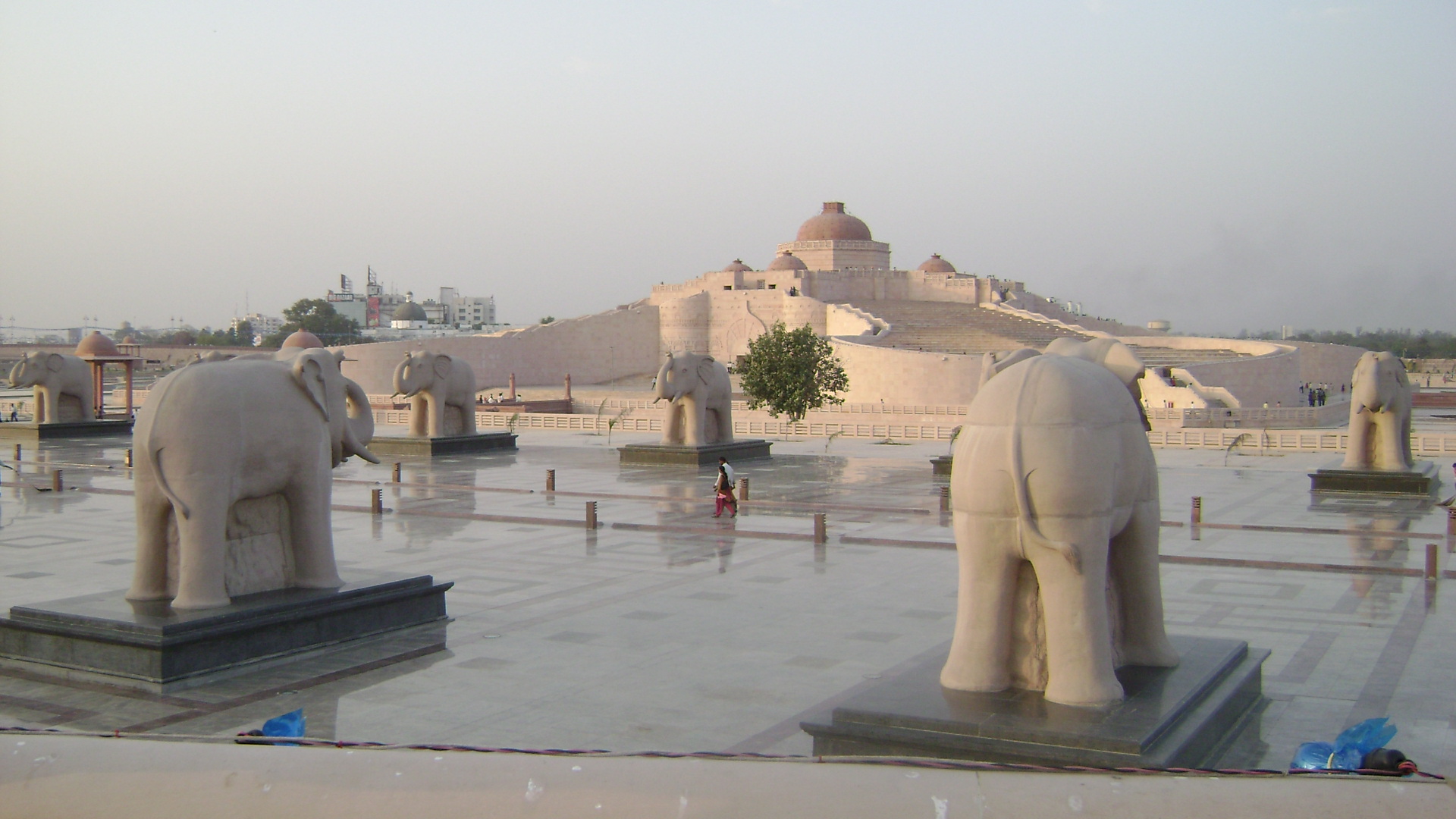 When Not Burnishing Her Cult Of Personality With Public - Bhimrao Ambedkar Park Lucknow , HD Wallpaper & Backgrounds