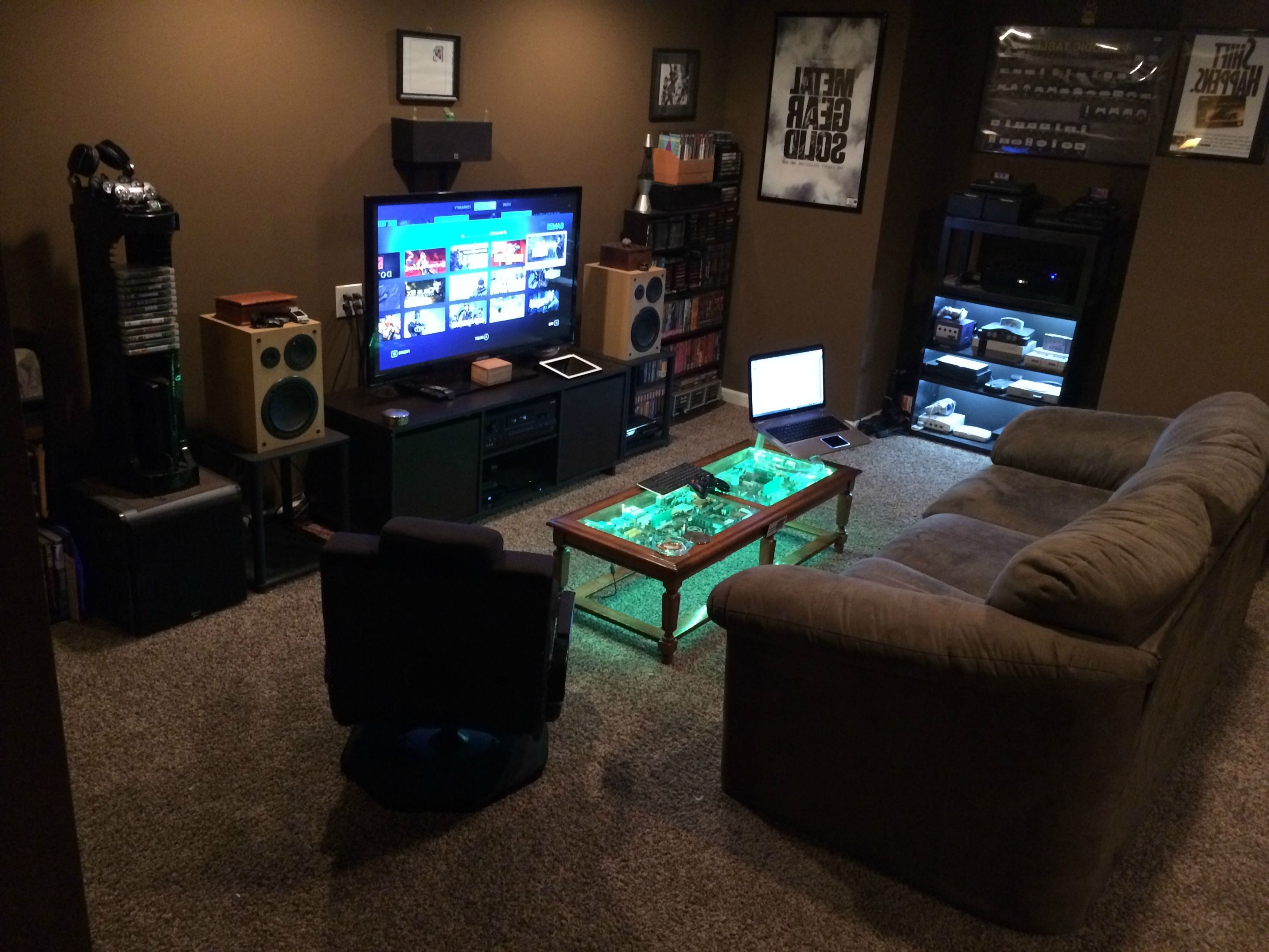 Game Room Decor Diy Video Game Room Decor Small Entertainment - Game Room Ideas , HD Wallpaper & Backgrounds