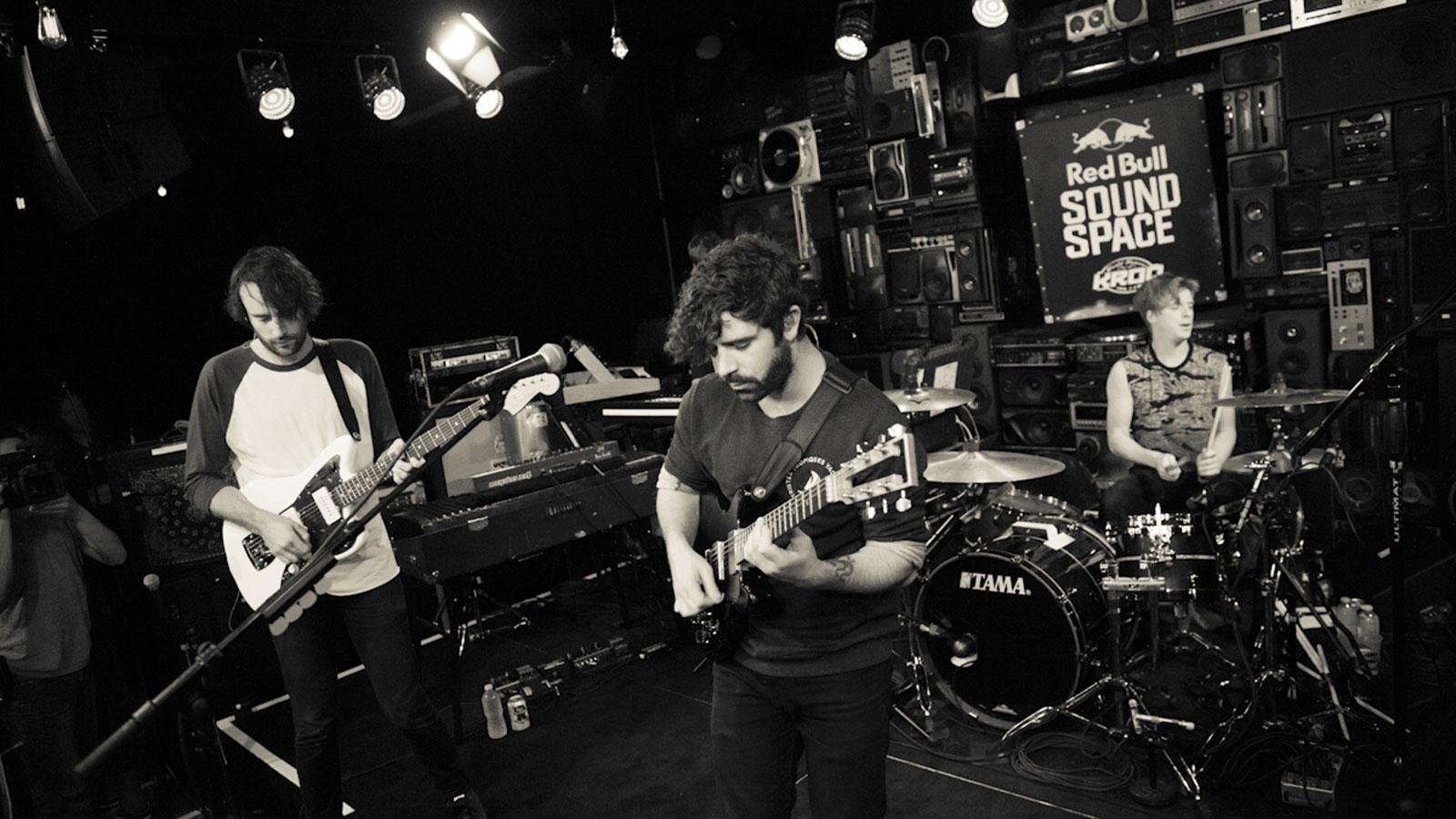 Red Bull Sound Space At Kroq Featuring Foals - Foals Live , HD Wallpaper & Backgrounds
