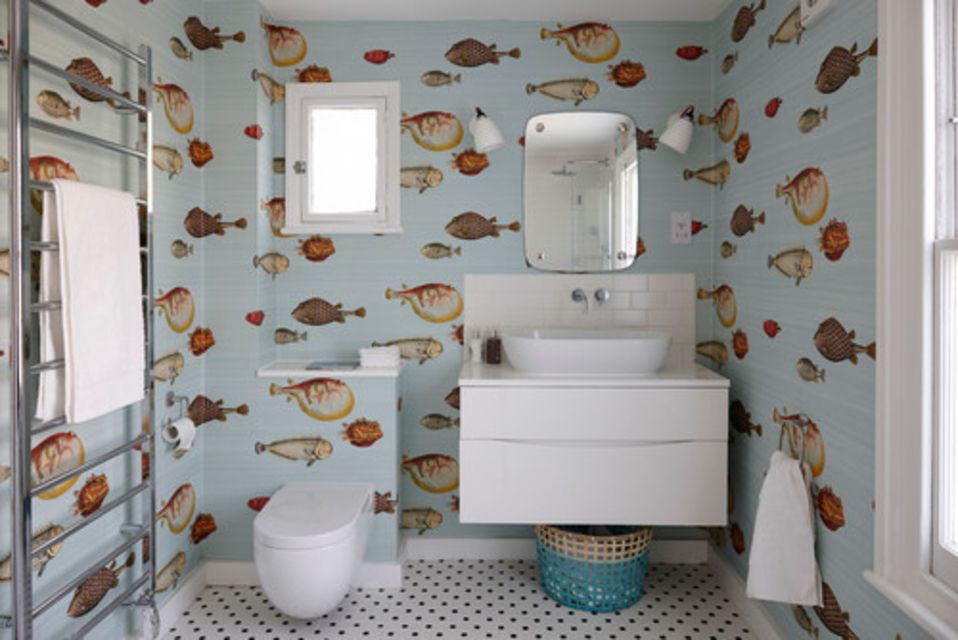 Modern Wallpaper Bathroom 20 Beautiful Wallpapered - Fish Wallpaper For Bathroom , HD Wallpaper & Backgrounds