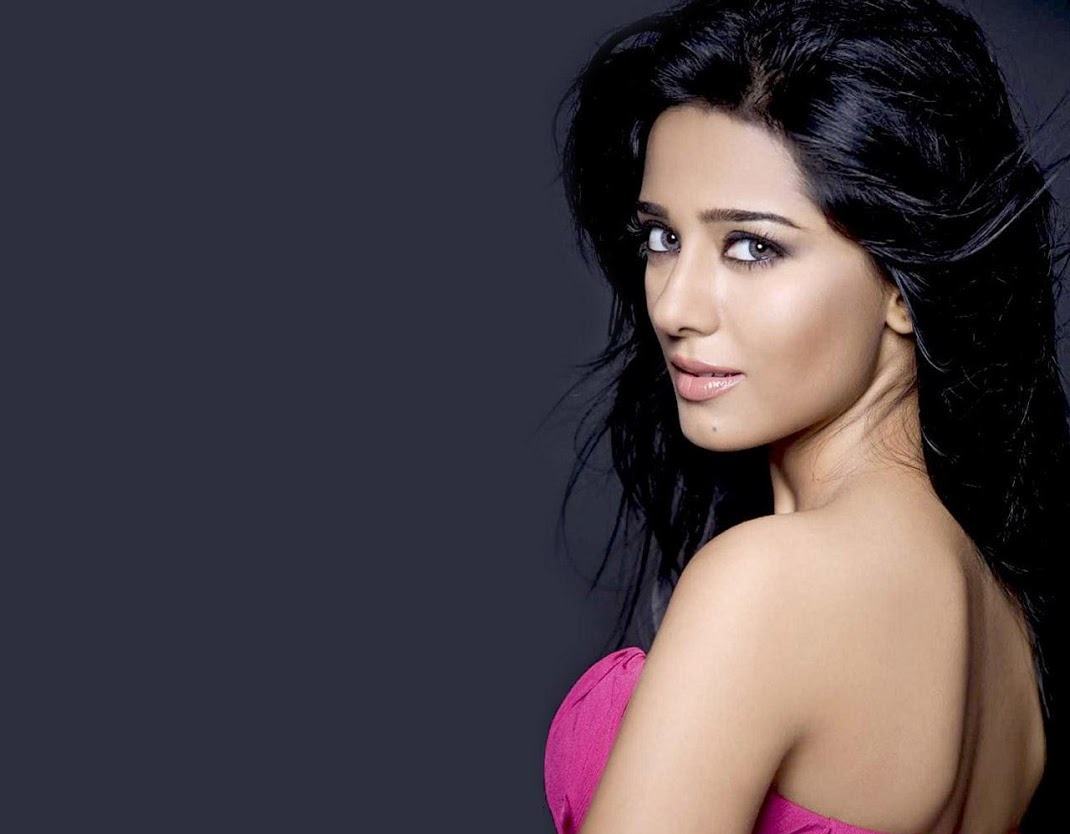 Amrita Rao Wallpaper - Amrita Rao Hd , HD Wallpaper & Backgrounds