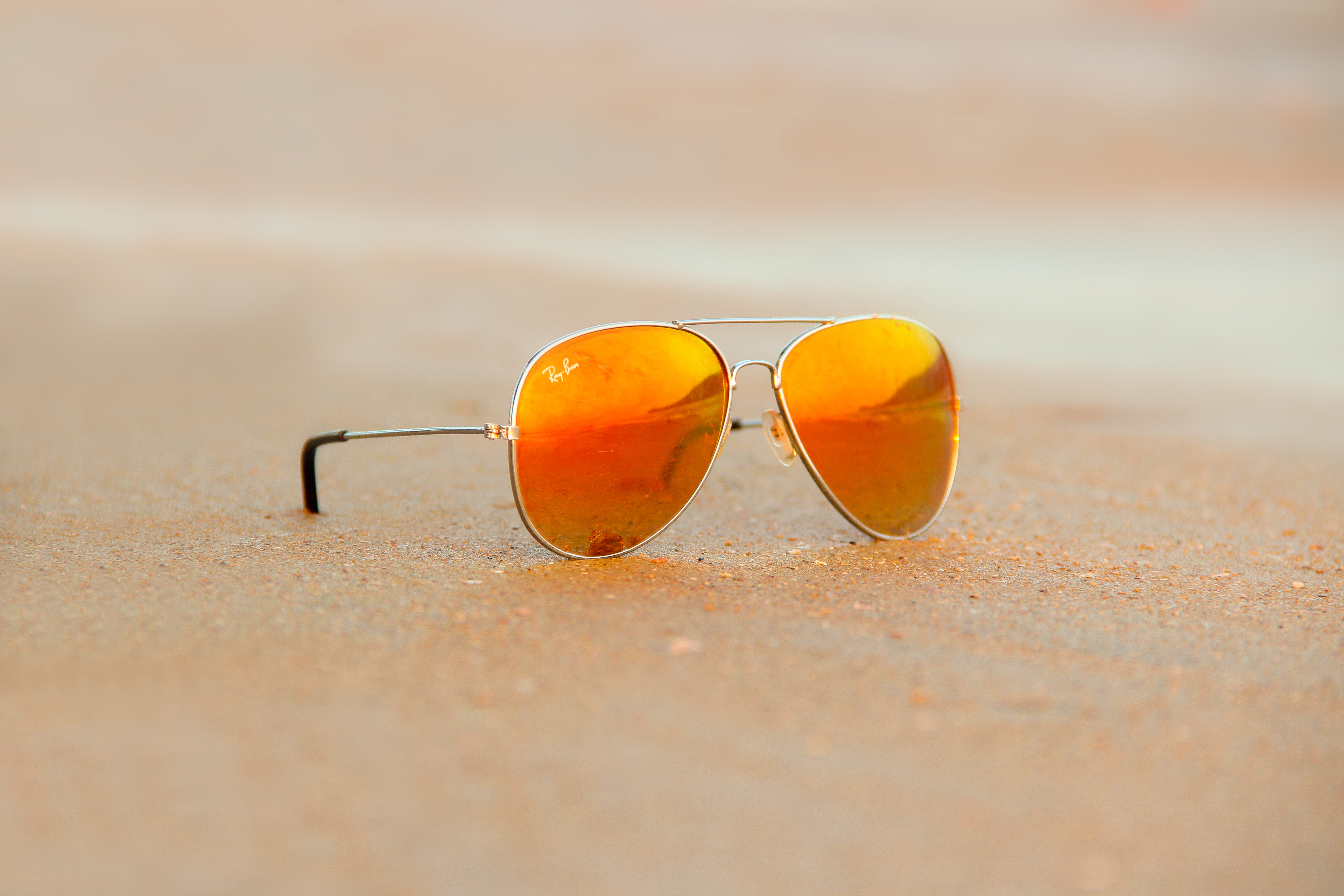 Nitin Dhumal - Sunglasses On Beach , HD Wallpaper & Backgrounds