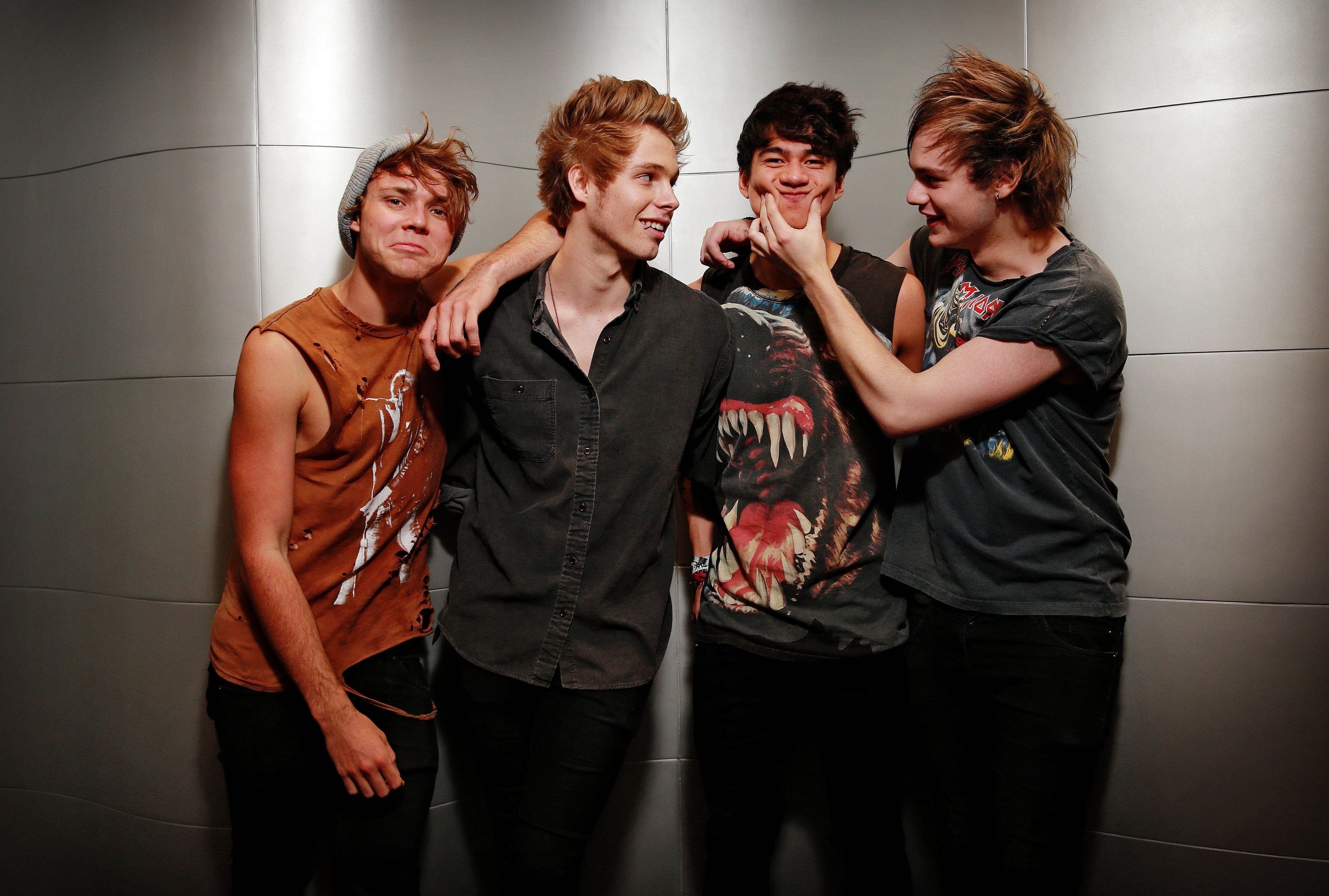 5 Seconds Of Summer Luke Hemmings Calum Hood Ashton Desktop