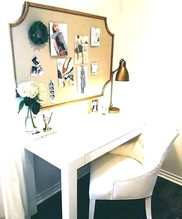 Restoration - Teenage Girl Desk For Room , HD Wallpaper & Backgrounds