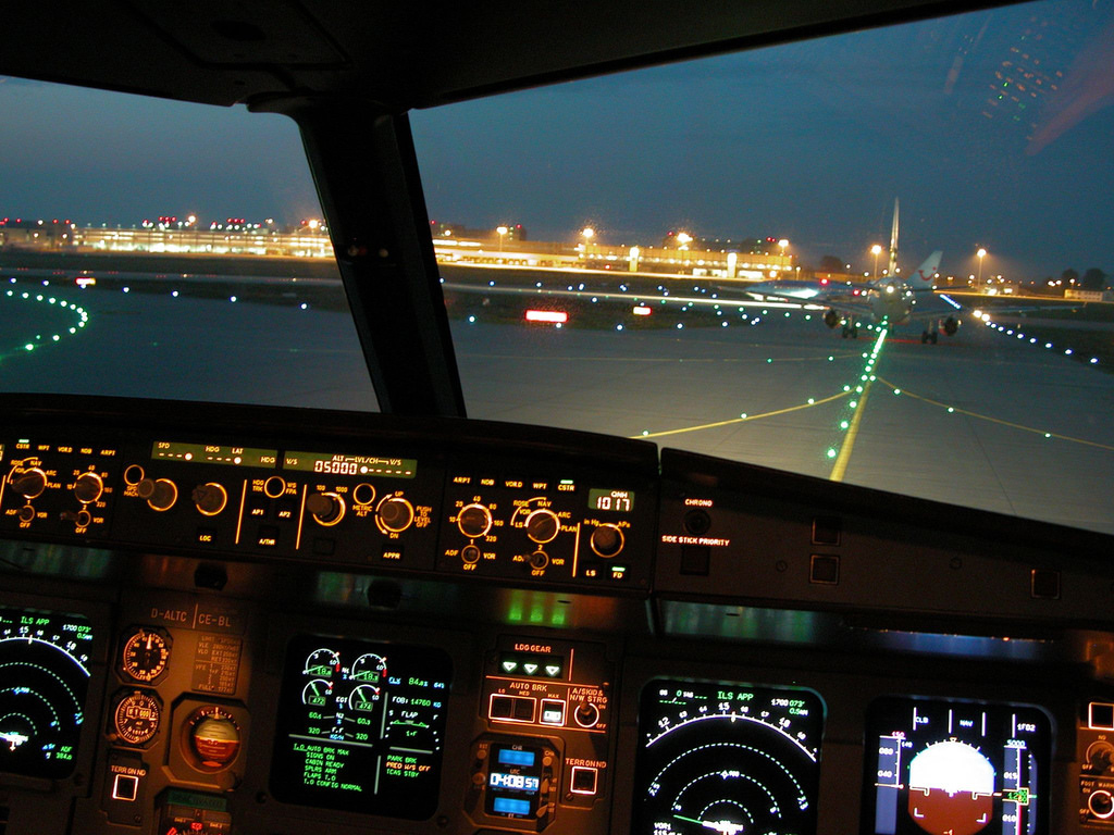 A320 Wallpaper - Airbus Cockpit Night , HD Wallpaper & Backgrounds