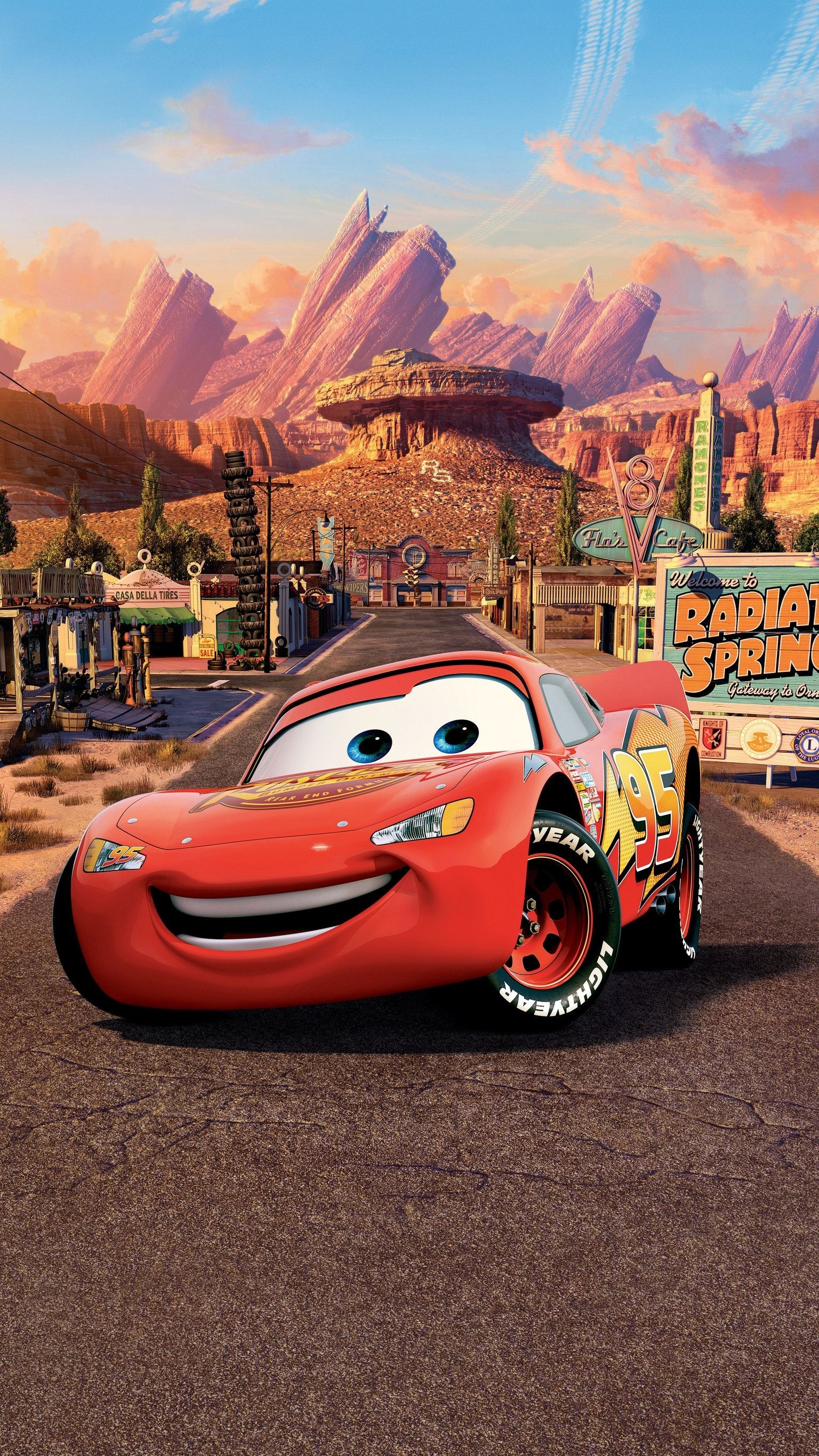 Lightning Mcqueen In Radiator Springs , HD Wallpaper & Backgrounds