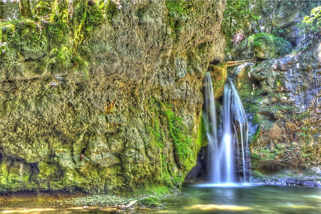Fields Beautiful Landscape Water Conflens Waterfall - Waterfall , HD Wallpaper & Backgrounds