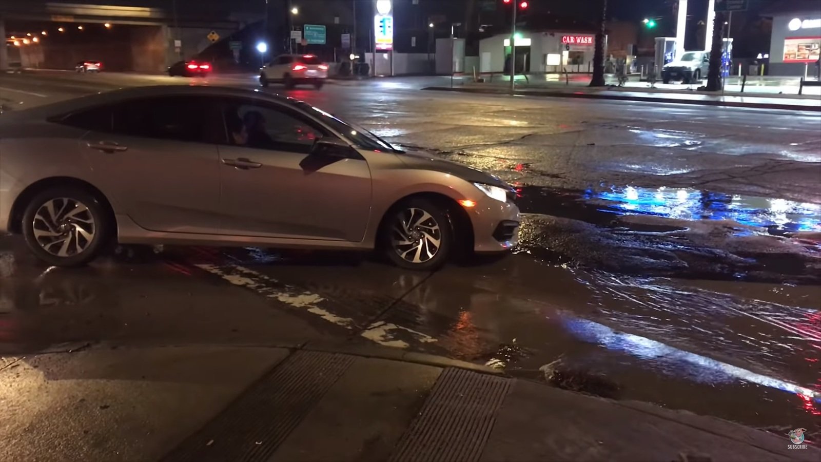 There's A Pretty Gnarly Pot Hole In Los Angeles Pictures, - Executive Car , HD Wallpaper & Backgrounds