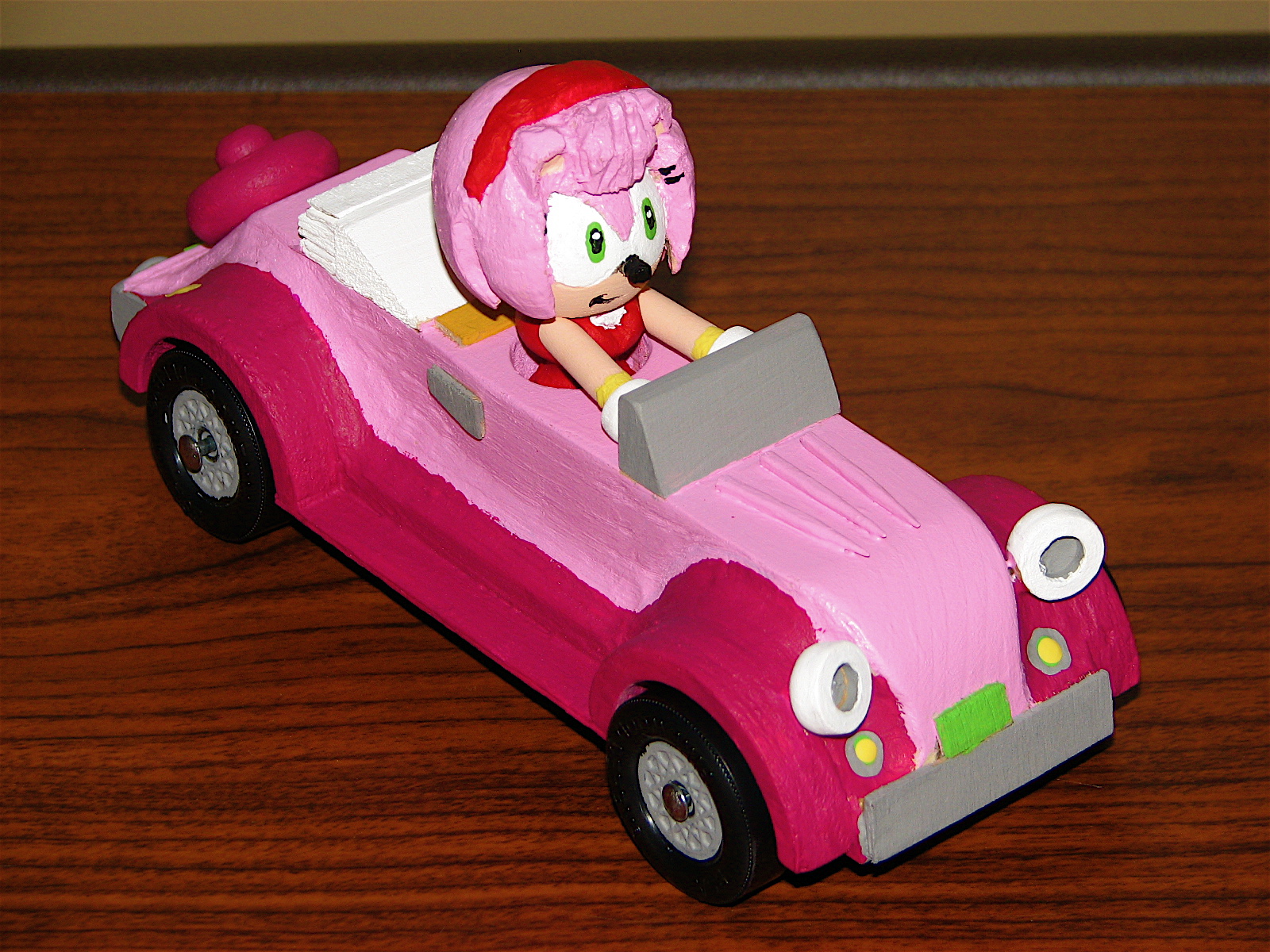 Fan Made Father And Daughter Create An Amy Rose Pinewood - Amy Rose Car Toy , HD Wallpaper & Backgrounds