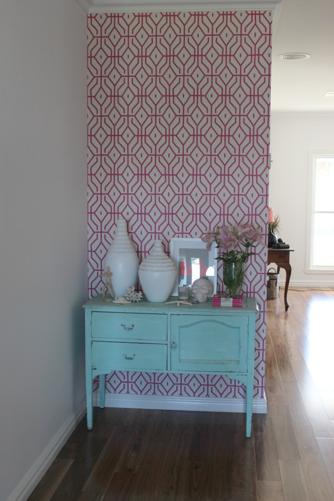 This Pink Wallpaper Is An Anna Spiro Design And I Bought - Window Blind , HD Wallpaper & Backgrounds