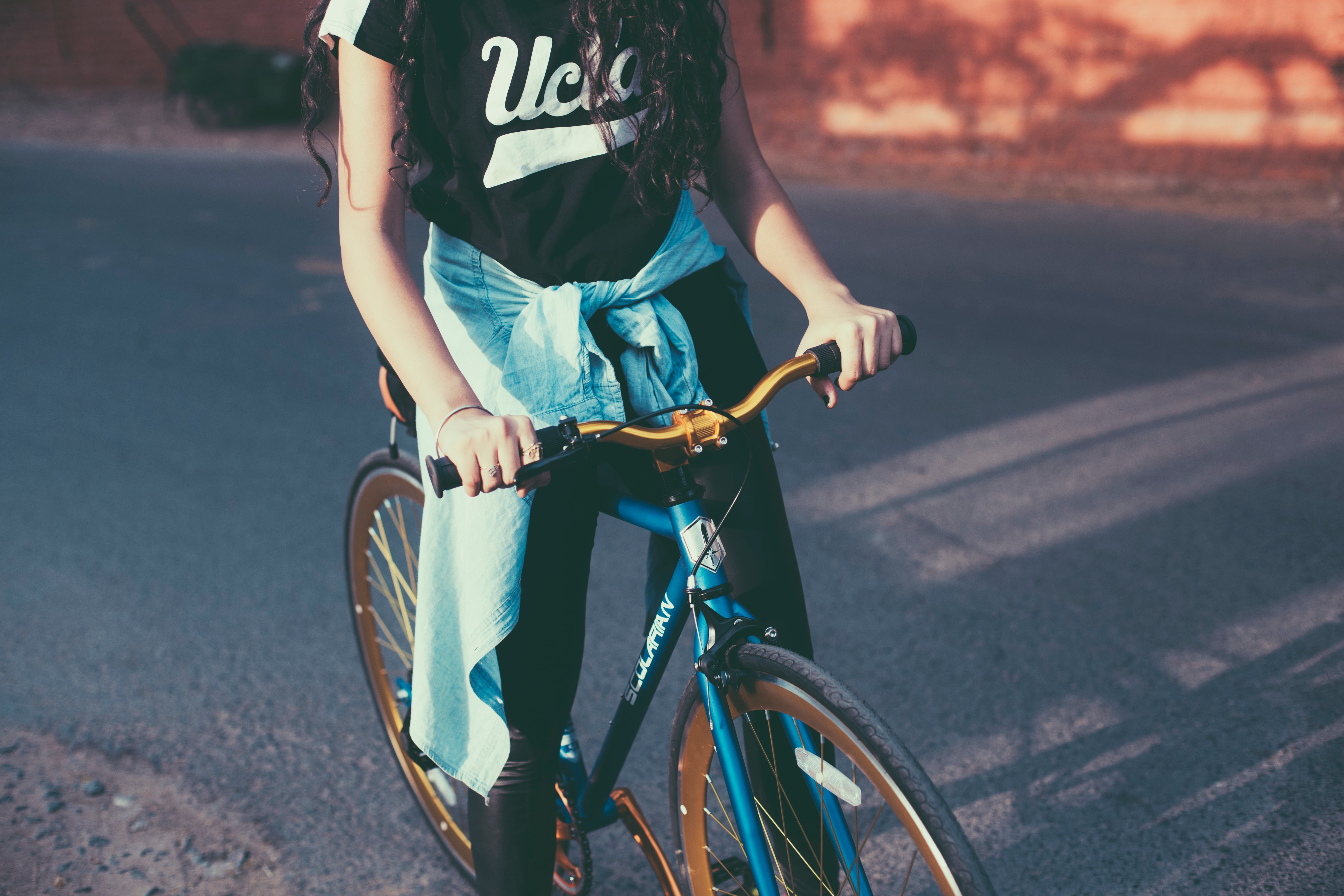 Blue Commuter Bike, Girl, Bicycle, Sport Hd Wallpaper - Bicycle , HD Wallpaper & Backgrounds