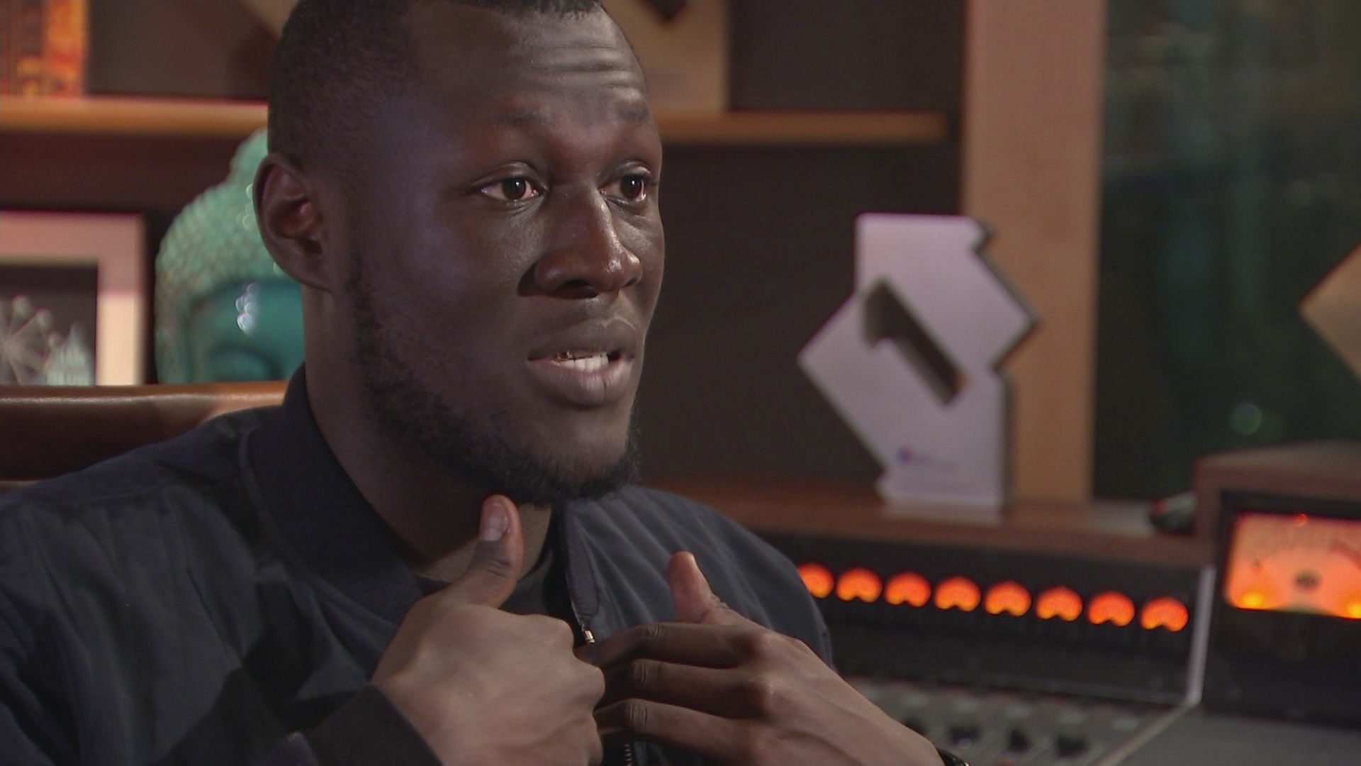 Grime Artist Stormzy On 'gang Signs & Prayer' - Audio Engineer , HD Wallpaper & Backgrounds