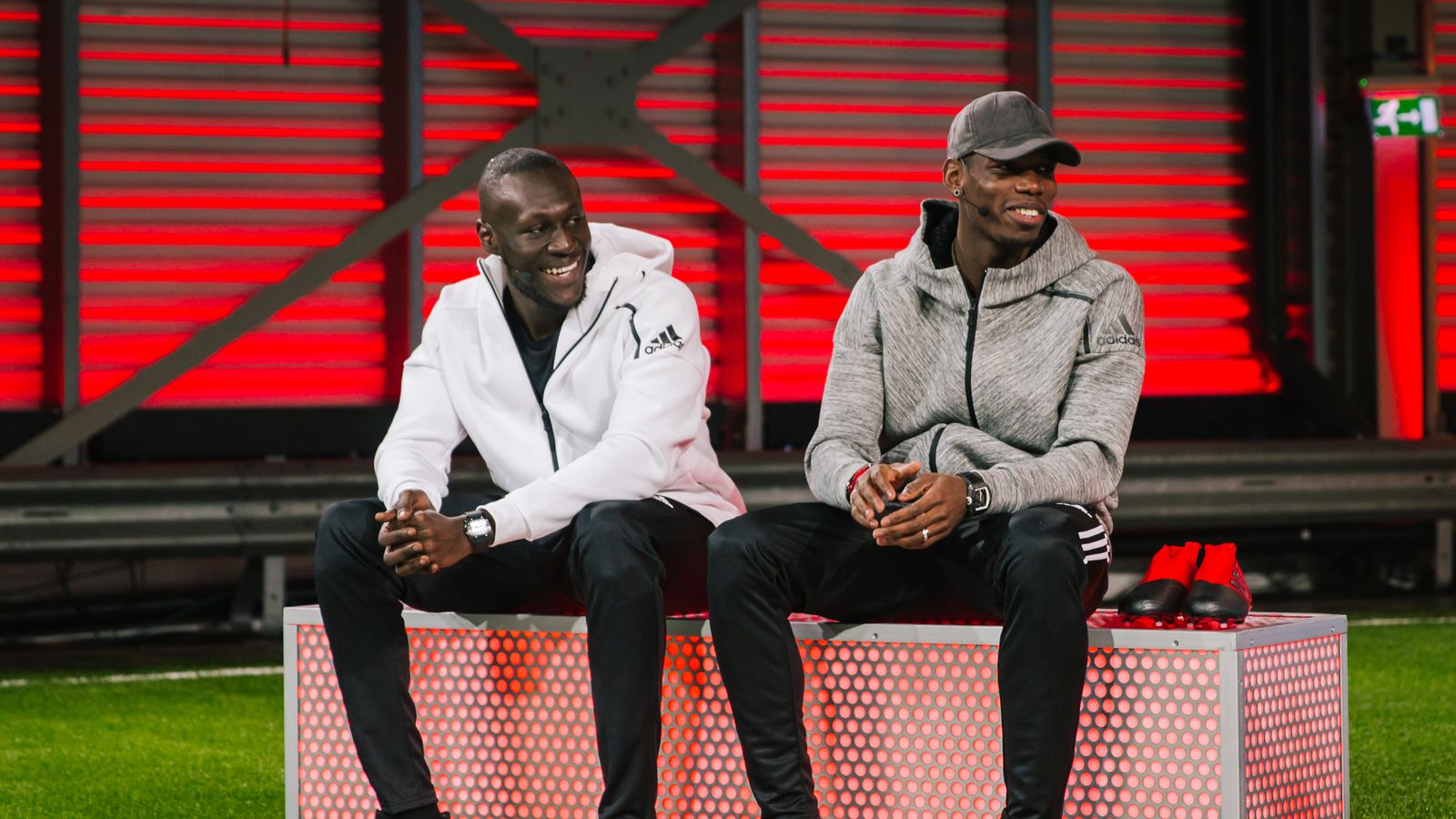 Stormzy Reveals He Had To Keep Paul Pogba Signing For - Paul Pogba Stormzy , HD Wallpaper & Backgrounds