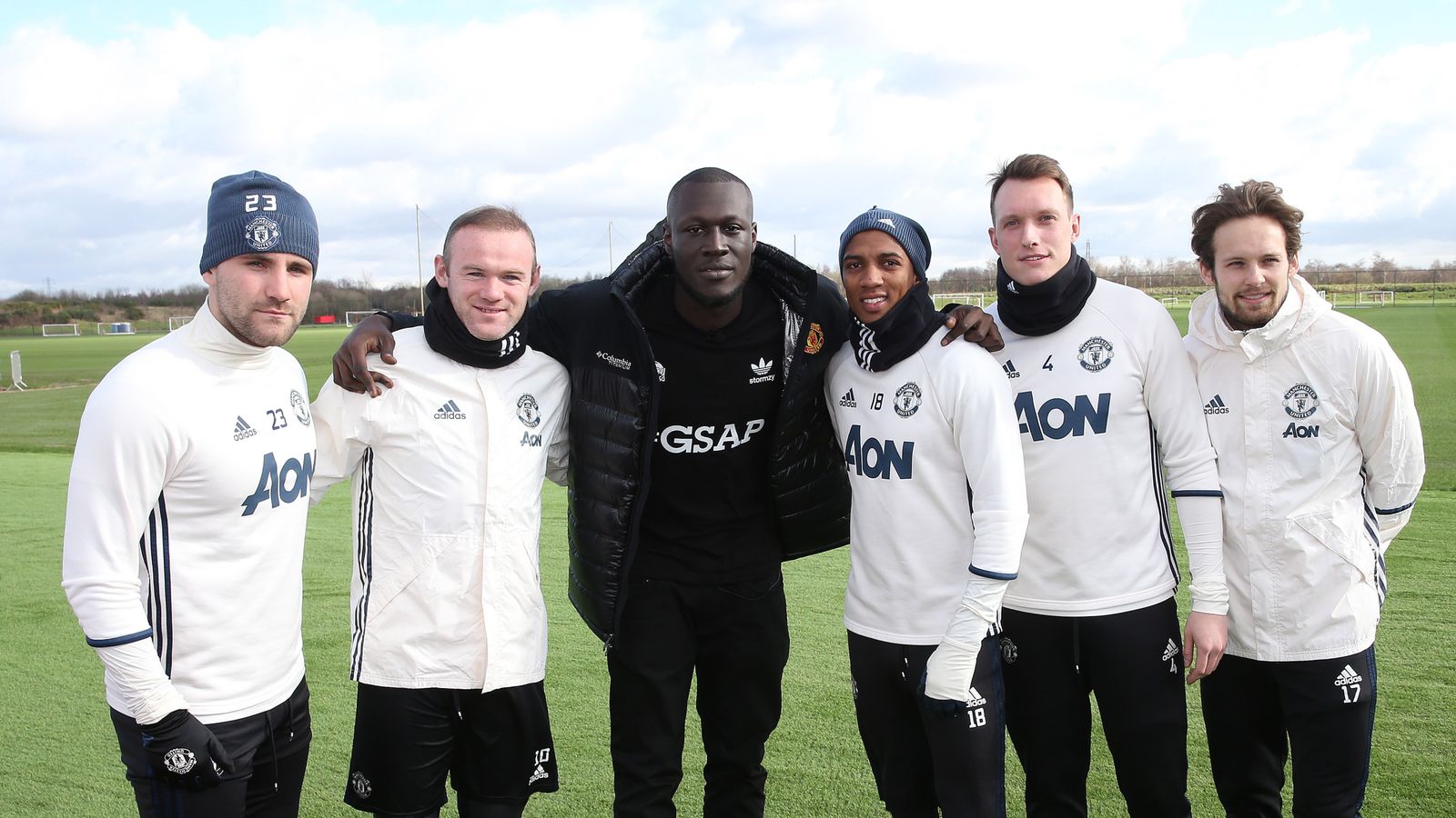 Stormzy 'shut Up' By Trip To Meet Manchester United - Fun , HD Wallpaper & Backgrounds