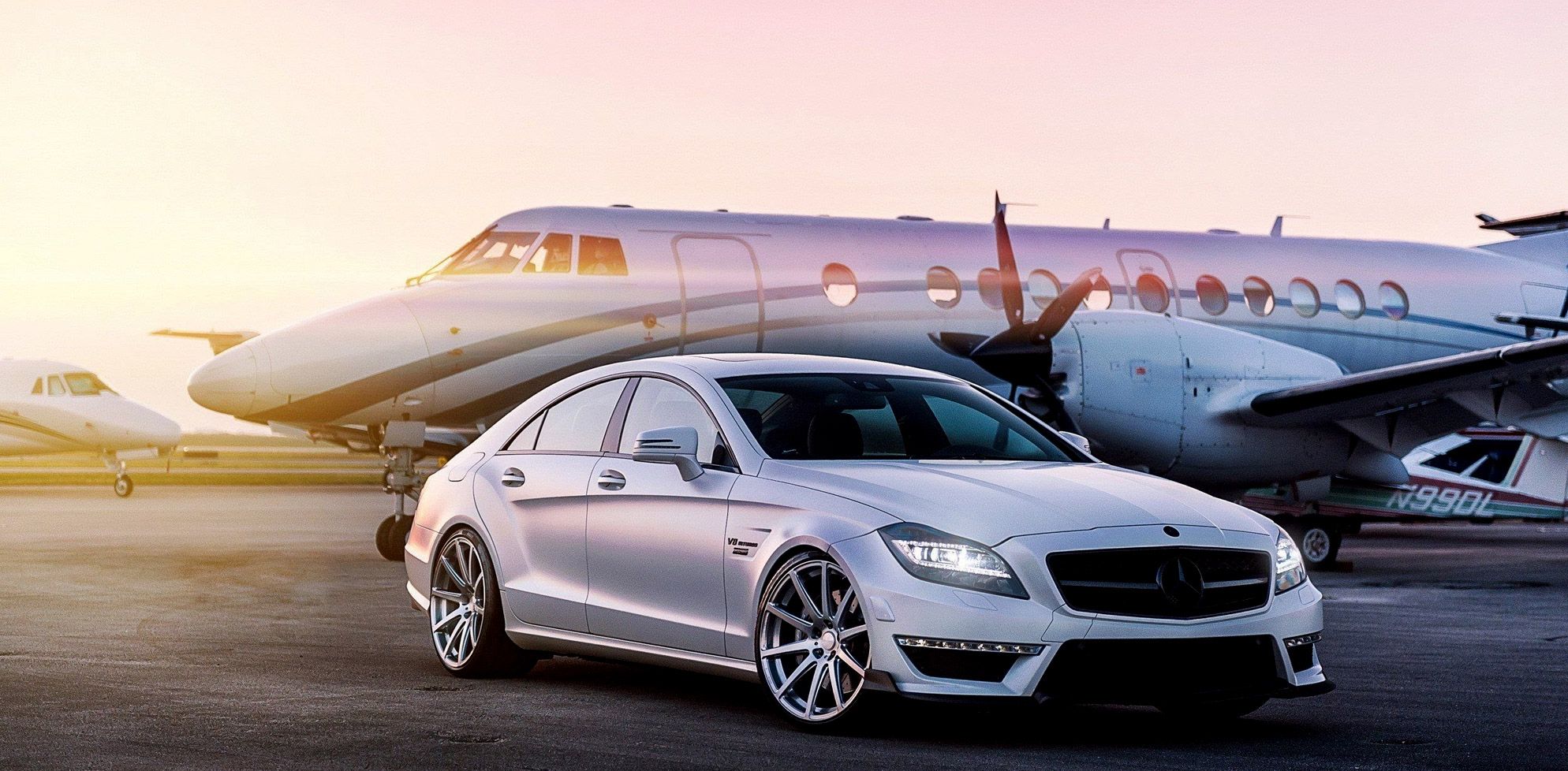 Luxury Lifestyle Management Wallpapers - Private Jet And Car , HD Wallpaper & Backgrounds