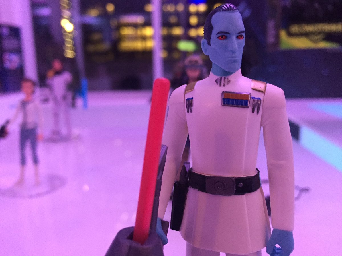 Lrm - Star Wars Rebels Grand Admiral Thrawn Toy , HD Wallpaper & Backgrounds