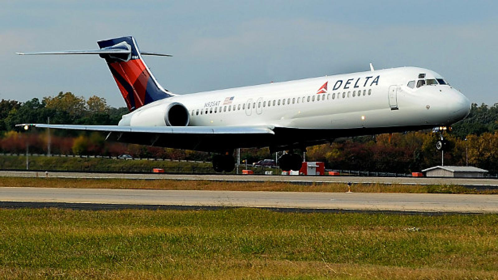 Phd Wins Delta Air Lines Global Media Account - Gainesville Airport Ga , HD Wallpaper & Backgrounds