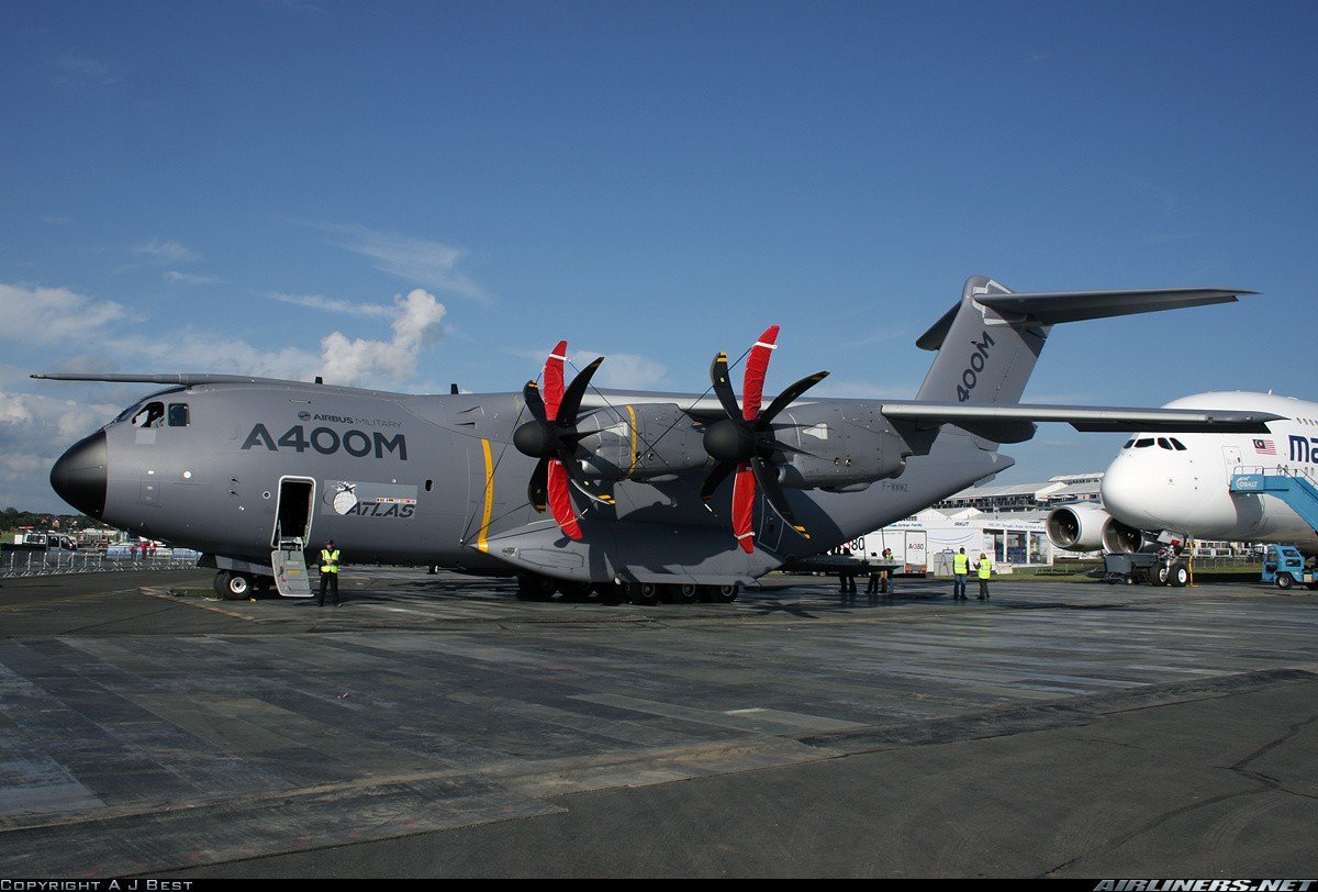 Px A380 Airbus A400m Atlas Strategic Tactical Airlift - Hd Wallpaper A400m , HD Wallpaper & Backgrounds