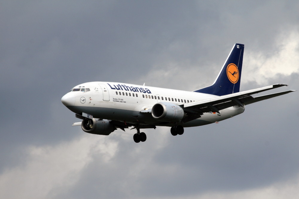 Lufthansa Wallpaper - Boeing 737 Next Generation , HD Wallpaper & Backgrounds