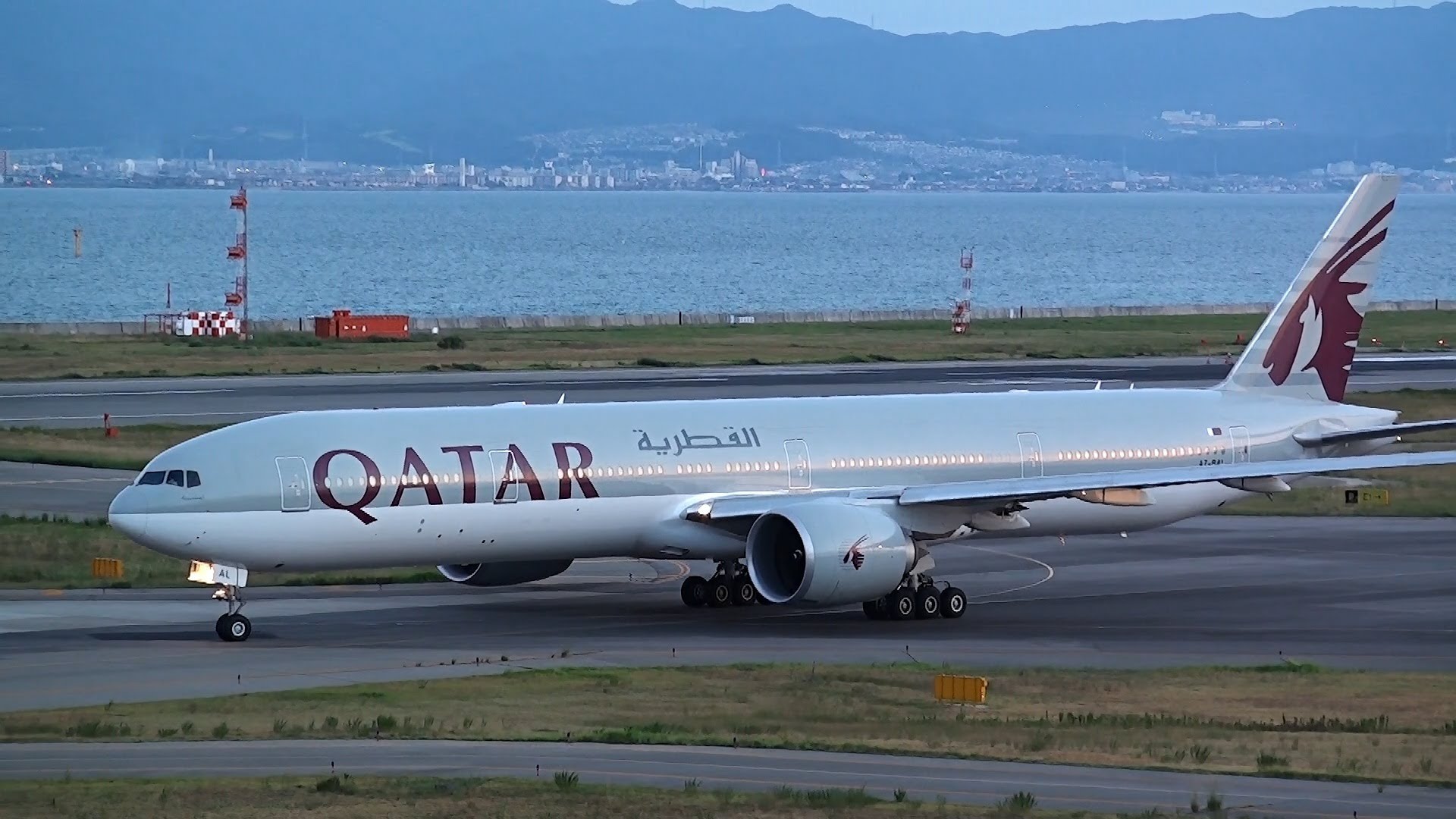 Qatar Boeing 777 300er , HD Wallpaper & Backgrounds