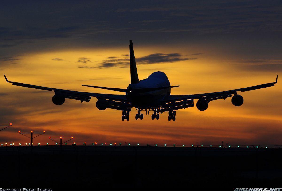 Boeing 747 Wallpaper - Plane Landing Wallpaper Hd , HD Wallpaper & Backgrounds