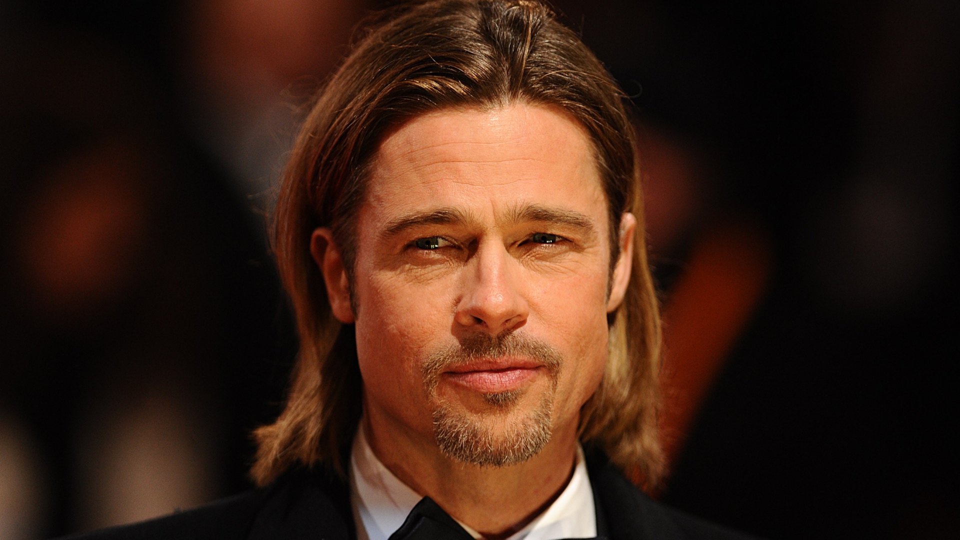 Full Hd Wallpaper Brad Pitt Barb Long Hair Actor - 48 Year Old Male Face , HD Wallpaper & Backgrounds