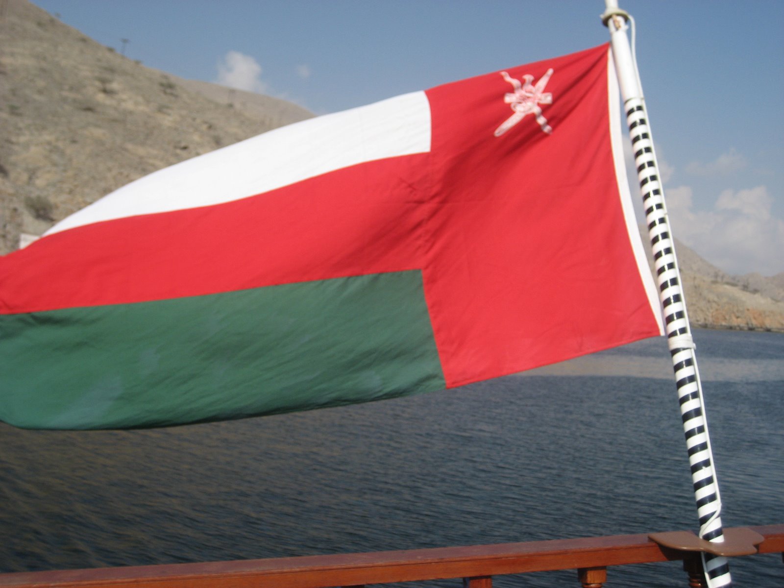 Com Wallpapers Flag Of Oman - Flag , HD Wallpaper & Backgrounds