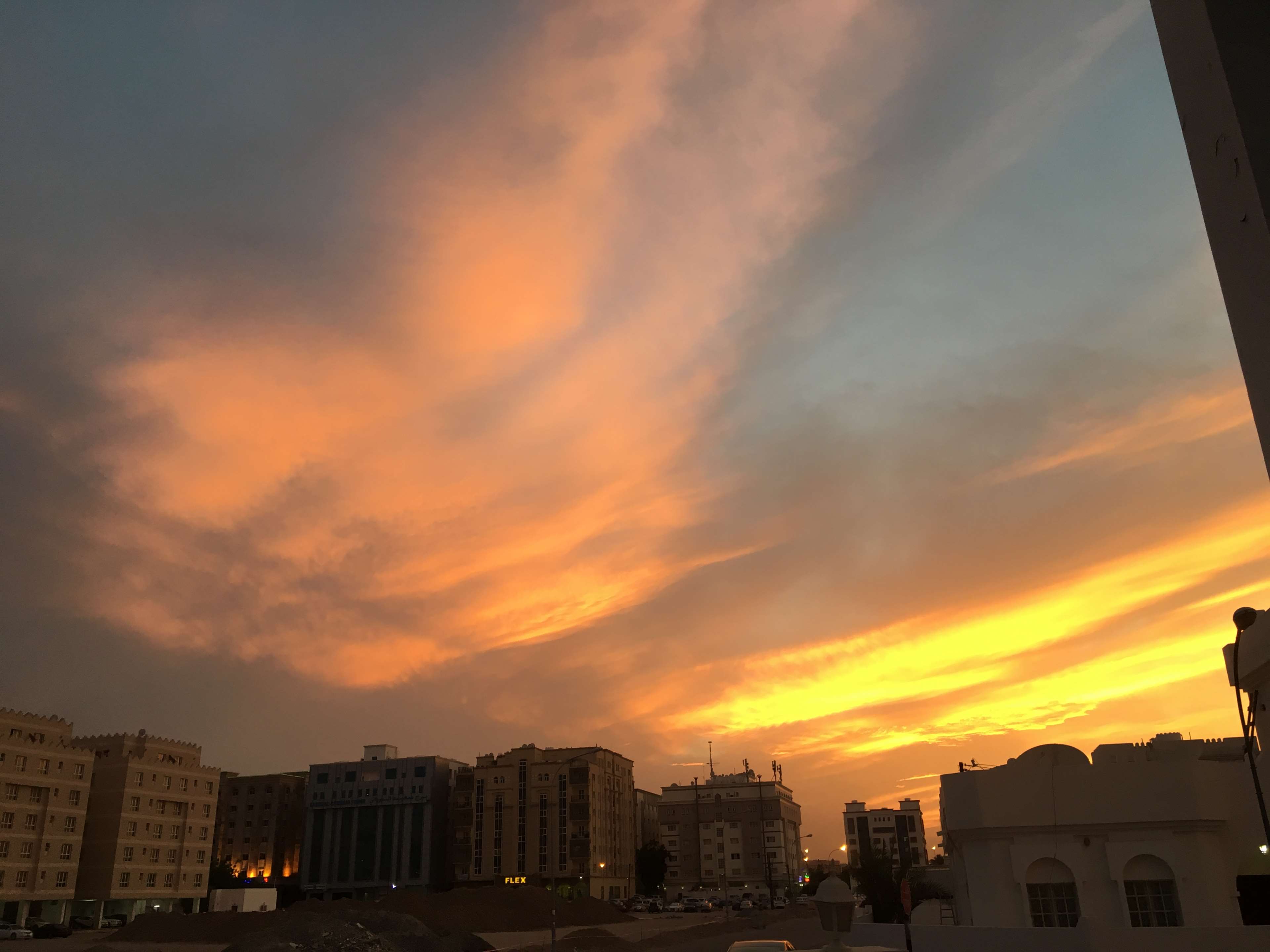 Clear Sky, Evening, Evening Sky, Muscat, Oman, Orange - Sunset , HD Wallpaper & Backgrounds