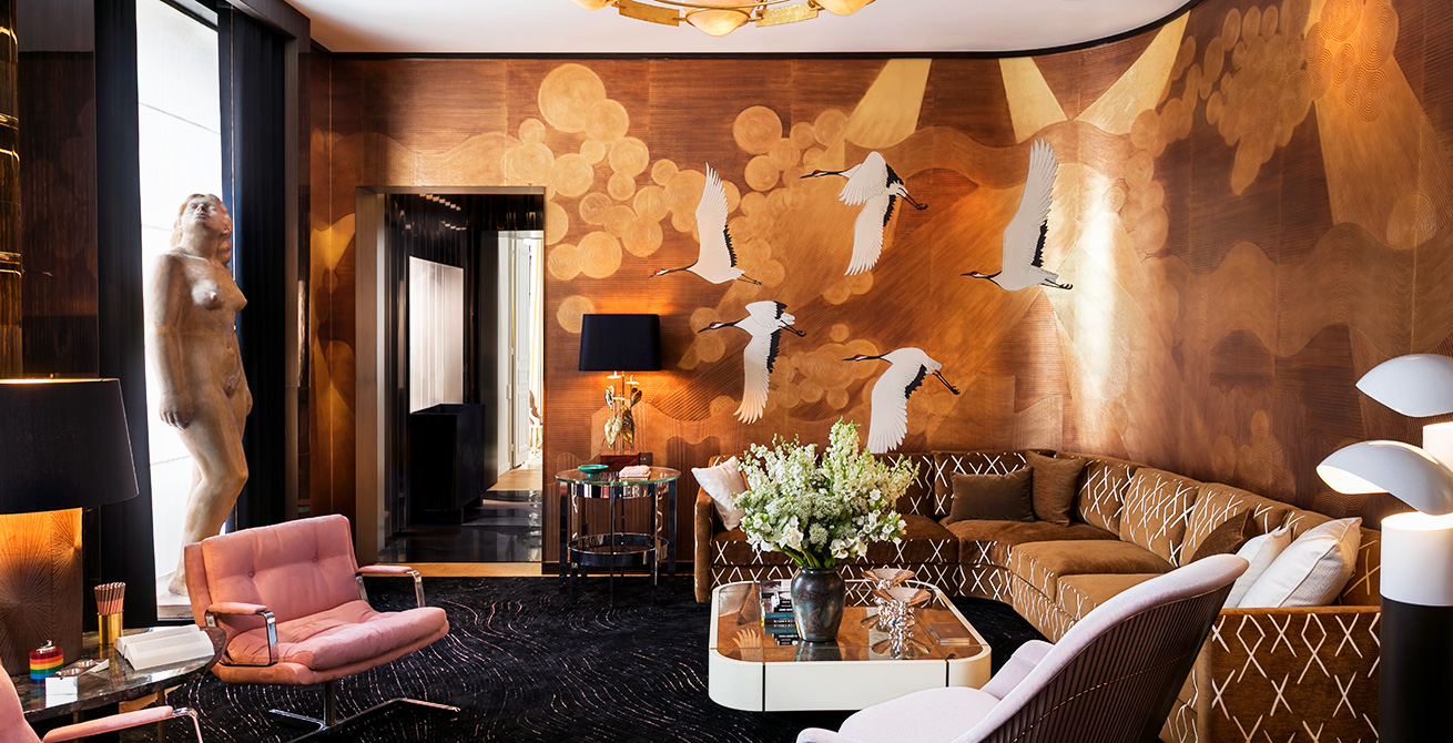 'namban' Design On Deep Rich Gold Gilded Paper Interior - De Gournay Art Deco , HD Wallpaper & Backgrounds